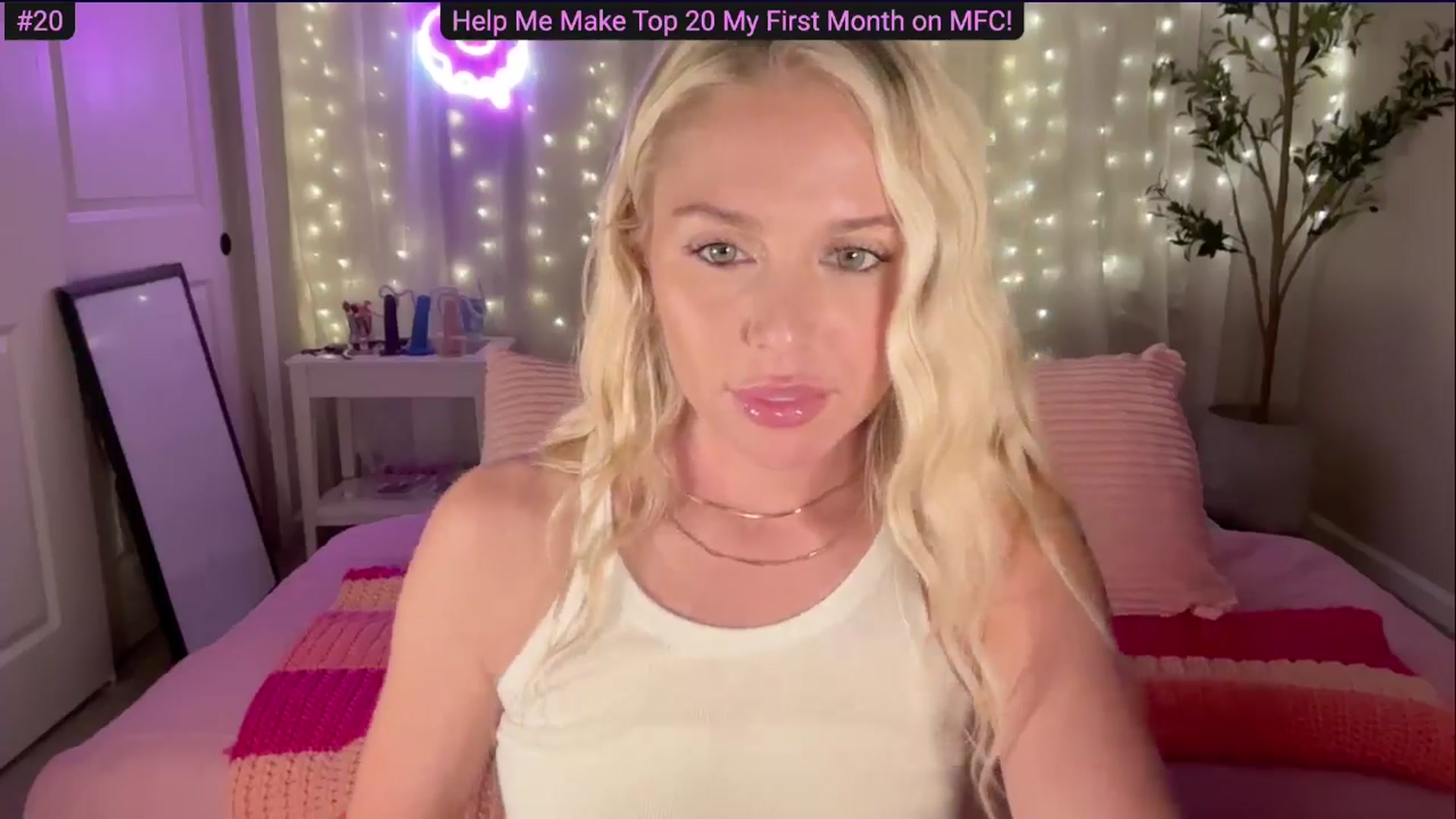 Gallery image thumbnail from Kylie_Baby's myfreecams stream on, 09/29/2024, 02:57 image 9 of 20