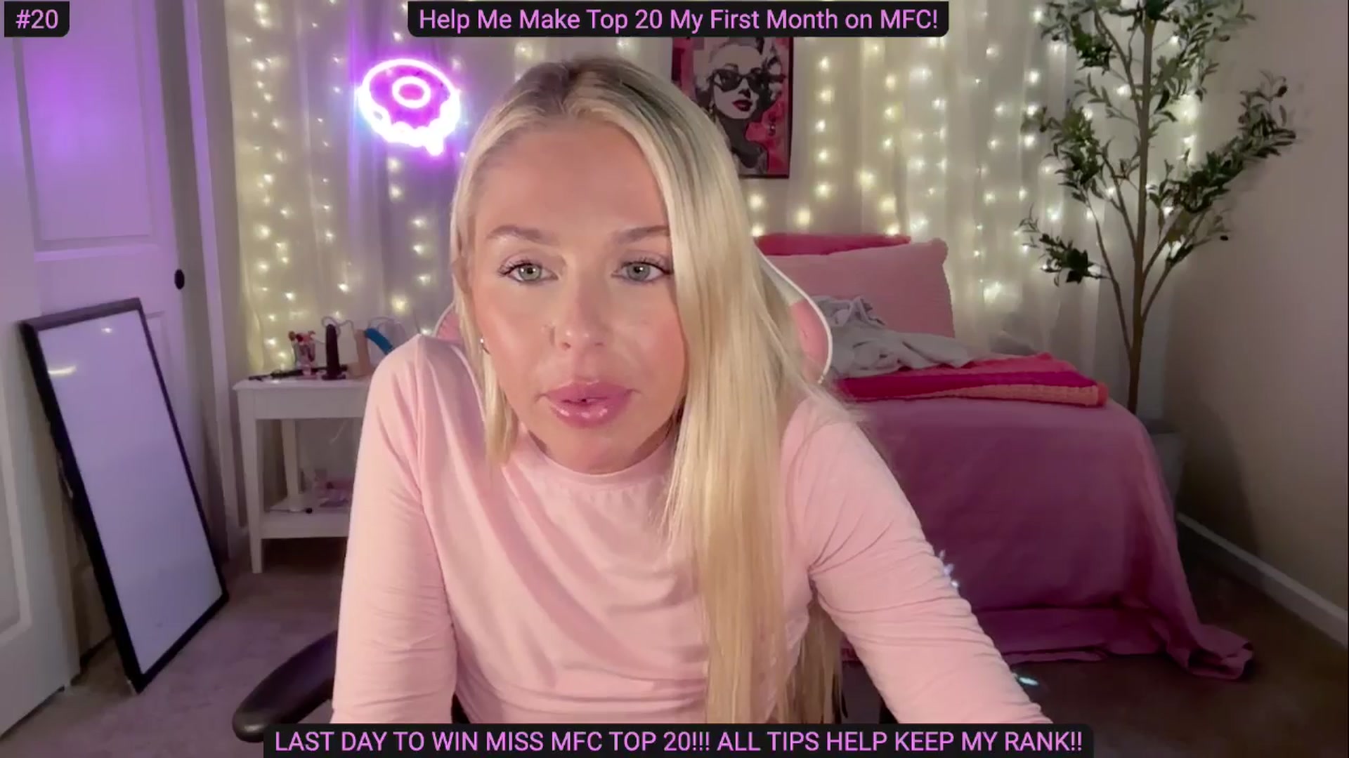 Gallery image thumbnail from Kylie_Baby's myfreecams stream on, 09/30/2024, 18:17 image 8 of 20