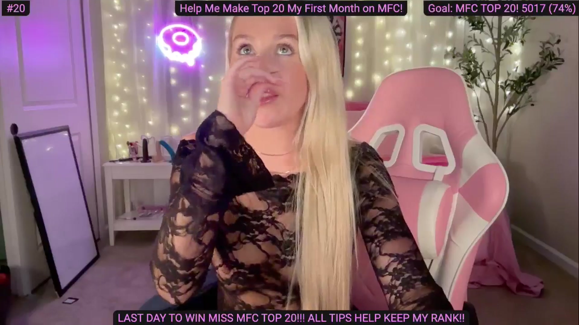 Gallery image thumbnail from Kylie_Baby's myfreecams stream on, 09/30/2024, 21:29 image 17 of 20