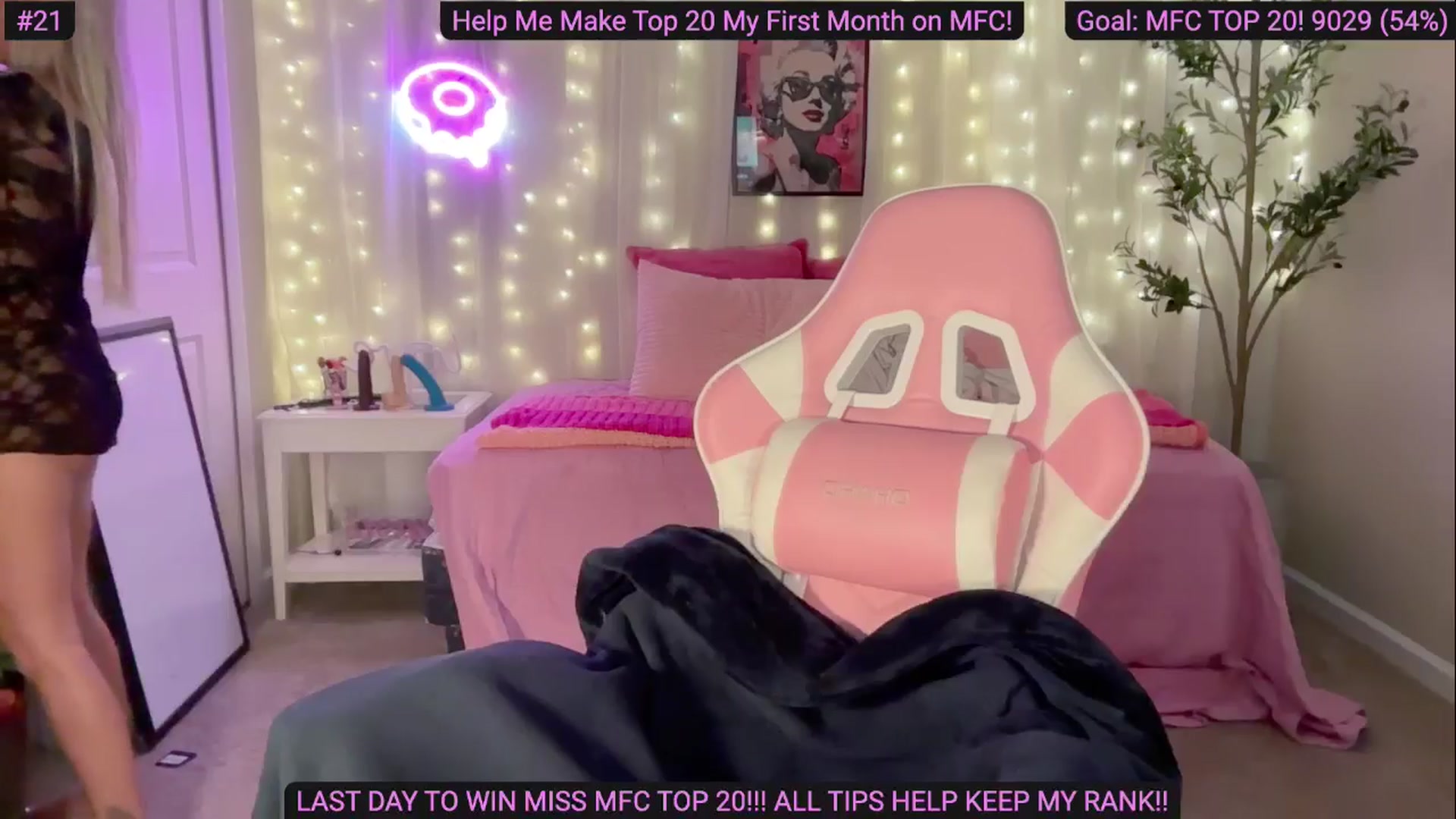 Gallery image thumbnail from Kylie_Baby's myfreecams stream on, 09/30/2024, 21:29 image 4 of 20