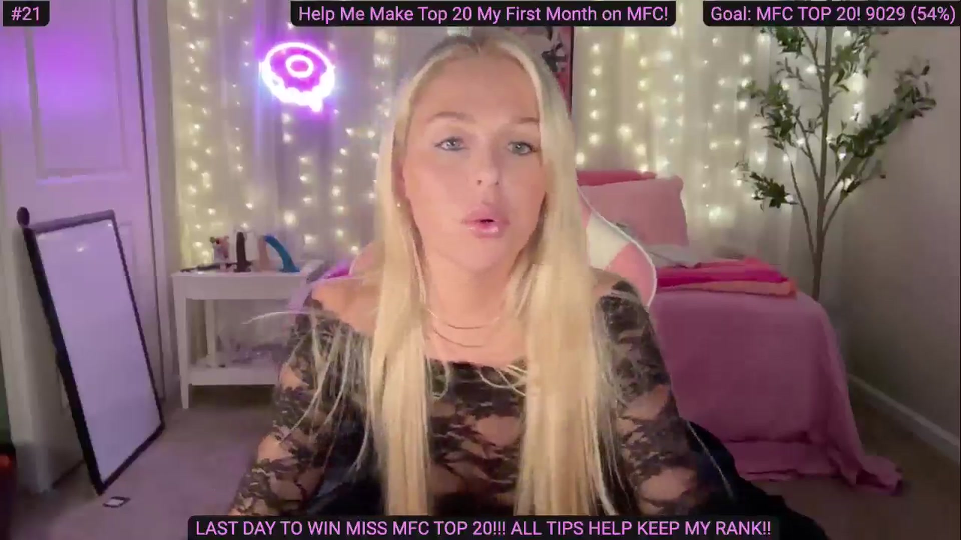 Gallery image thumbnail from Kylie_Baby's myfreecams stream on, 09/30/2024, 21:29 image 5 of 20