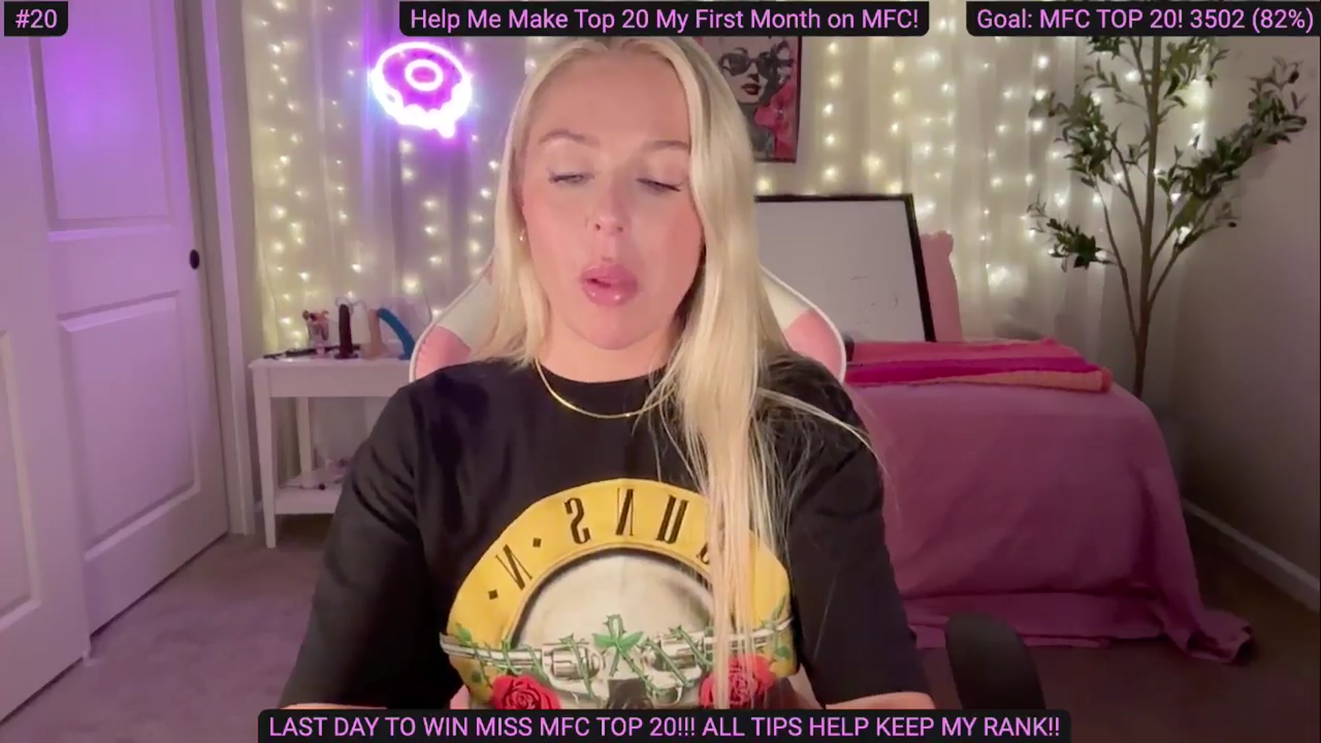 Gallery image thumbnail from Kylie_Baby's myfreecams stream on, 09/30/2024, 23:26 image 20 of 20
