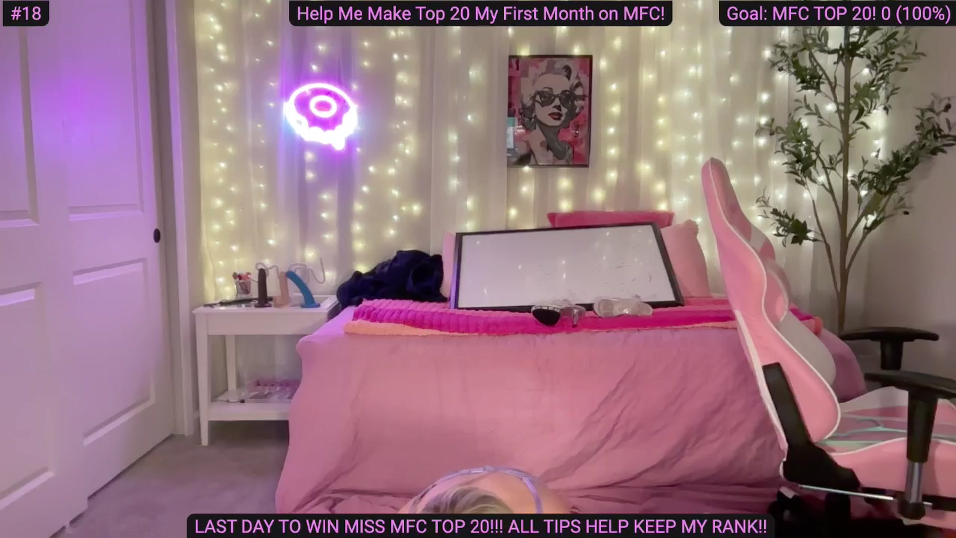 Gallery image thumbnail from Kylie_Baby's myfreecams stream on, 10/01/2024, 07:15 image 8 of 20