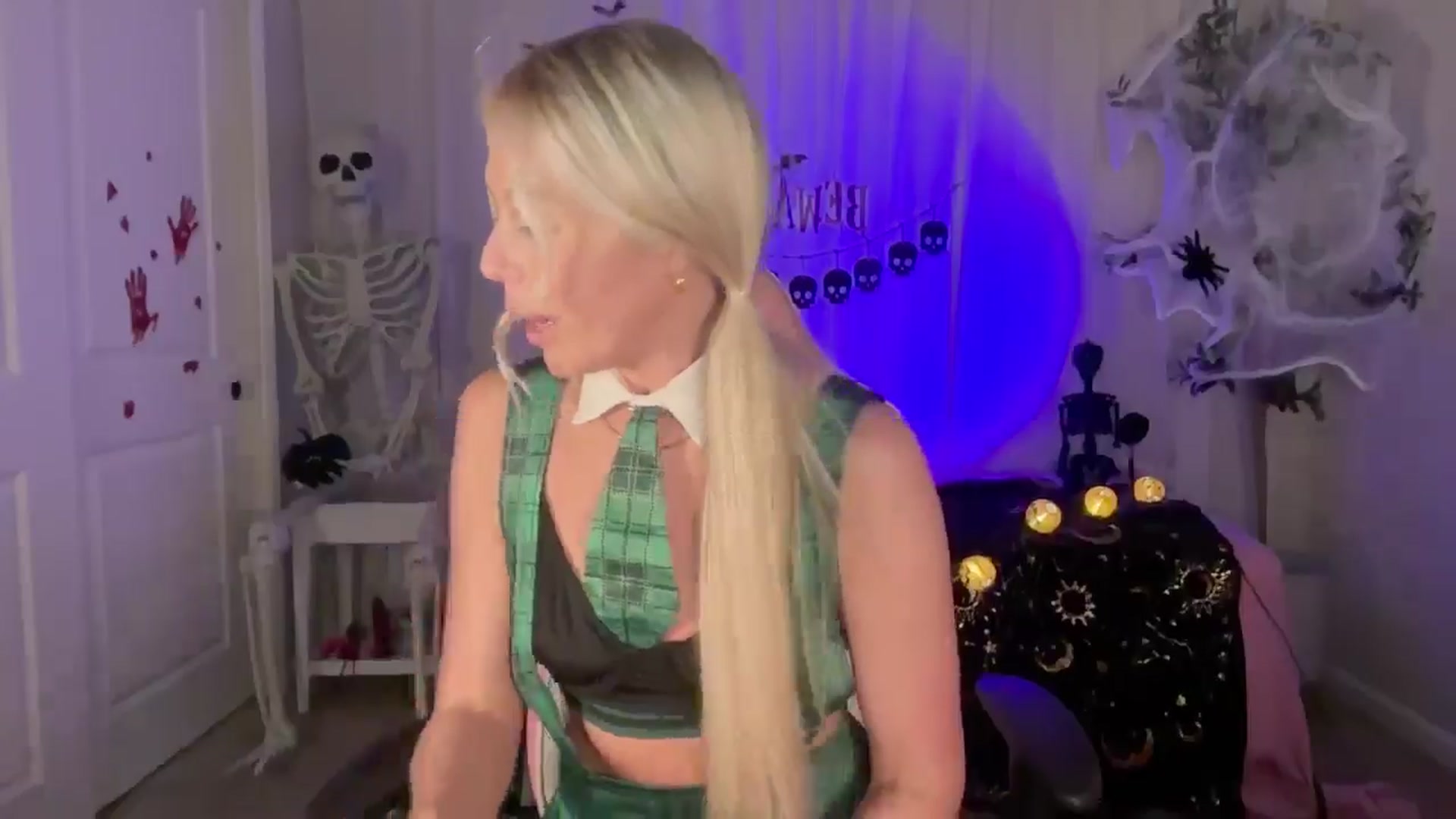 Gallery image thumbnail from Kylie_Baby's myfreecams stream on, 10/02/2024, 23:04 image 14 of 20
