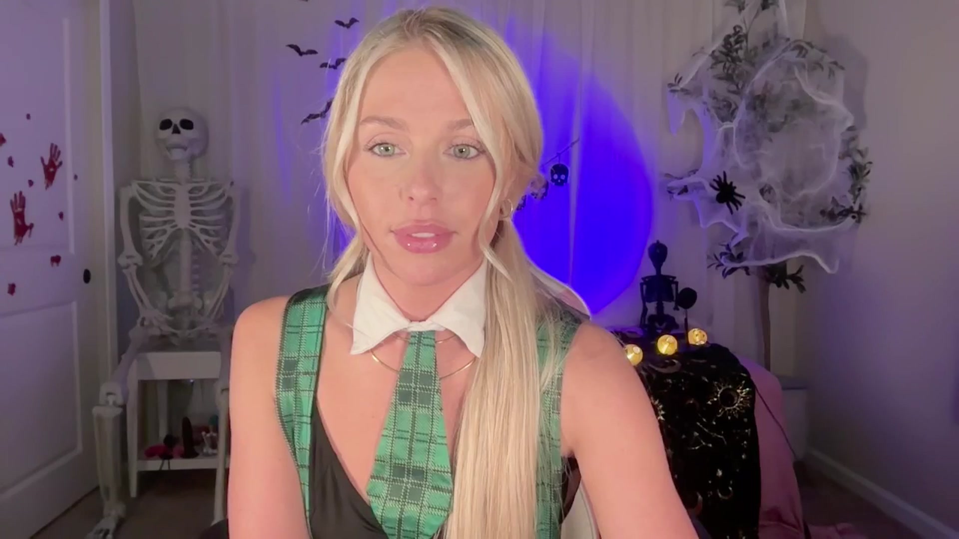 Gallery image thumbnail from Kylie_Baby's myfreecams stream on, 10/02/2024, 23:04 image 16 of 20