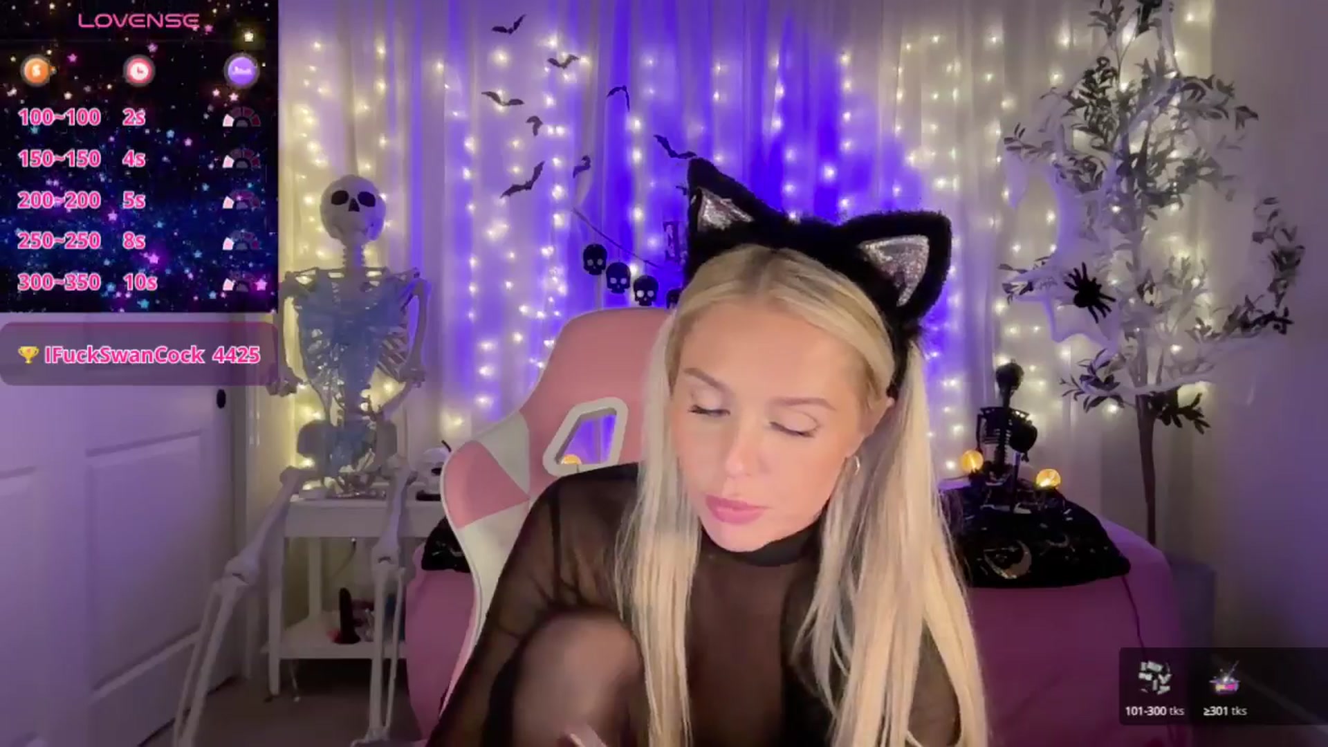 Gallery image thumbnail from Kylie_Baby's myfreecams stream on, 10/05/2024, 24:00 image 19 of 20