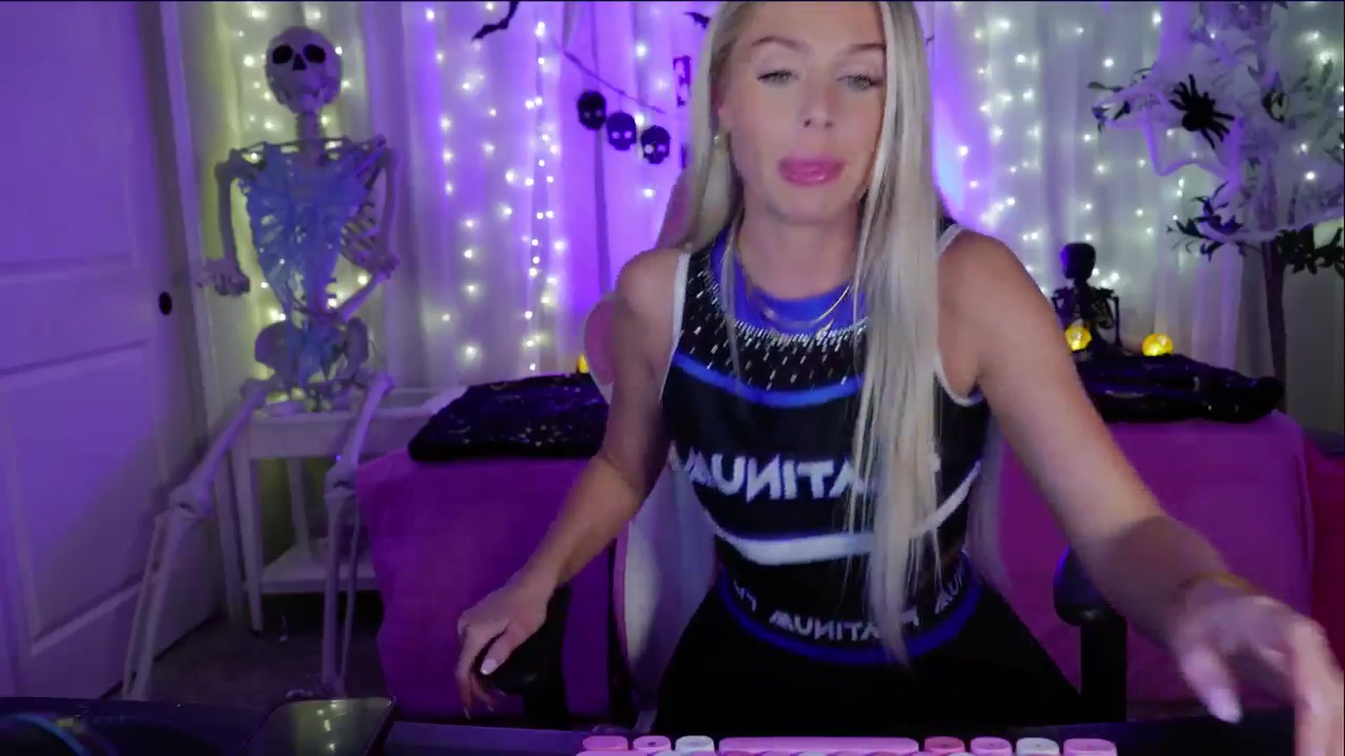 Gallery image thumbnail from Kylie_Baby's myfreecams stream on, 10/05/2024, 23:11 image 4 of 20