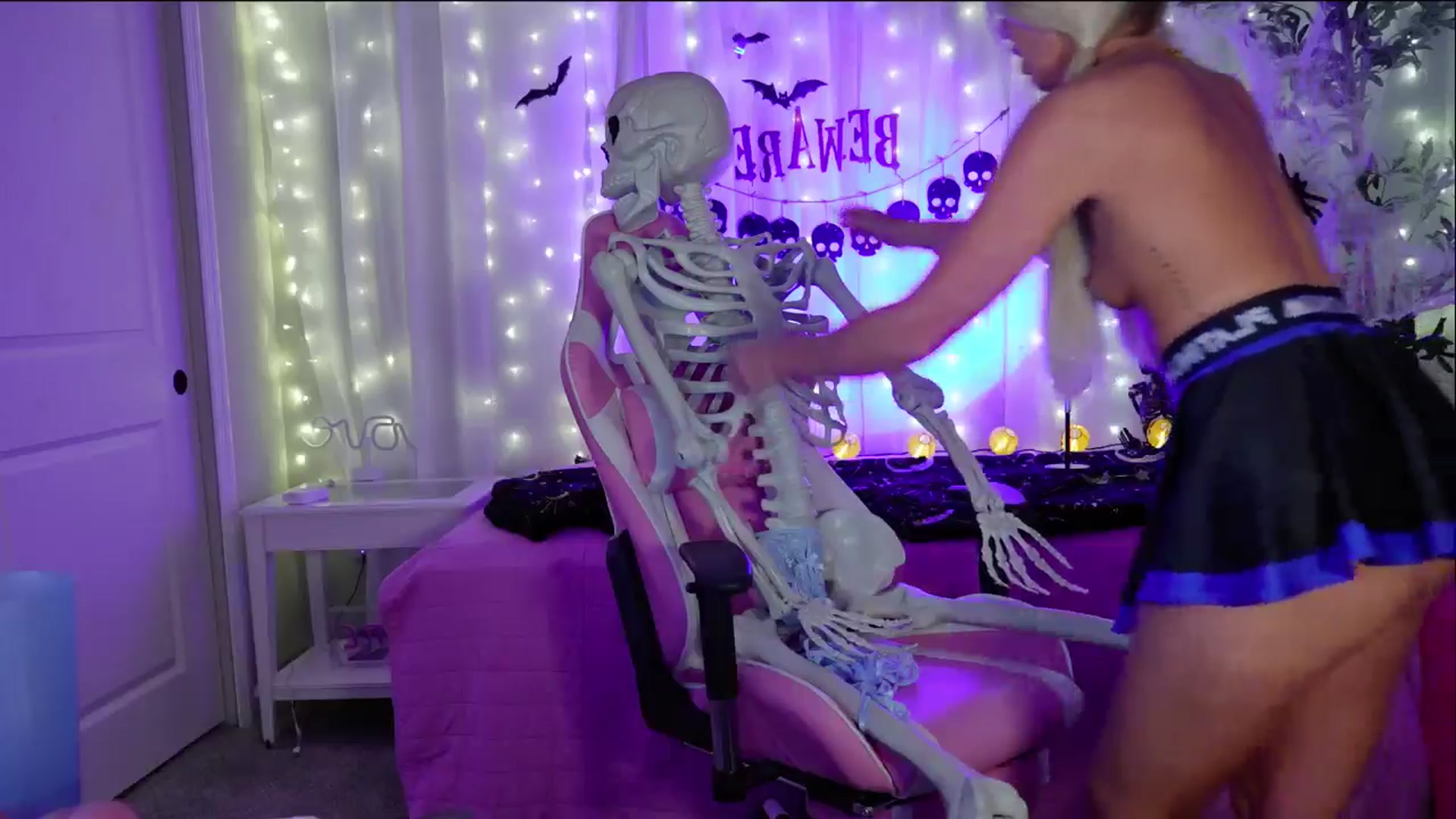 Gallery image thumbnail from Kylie_Baby's myfreecams stream on, 10/07/2024, 24:37 image 3 of 20