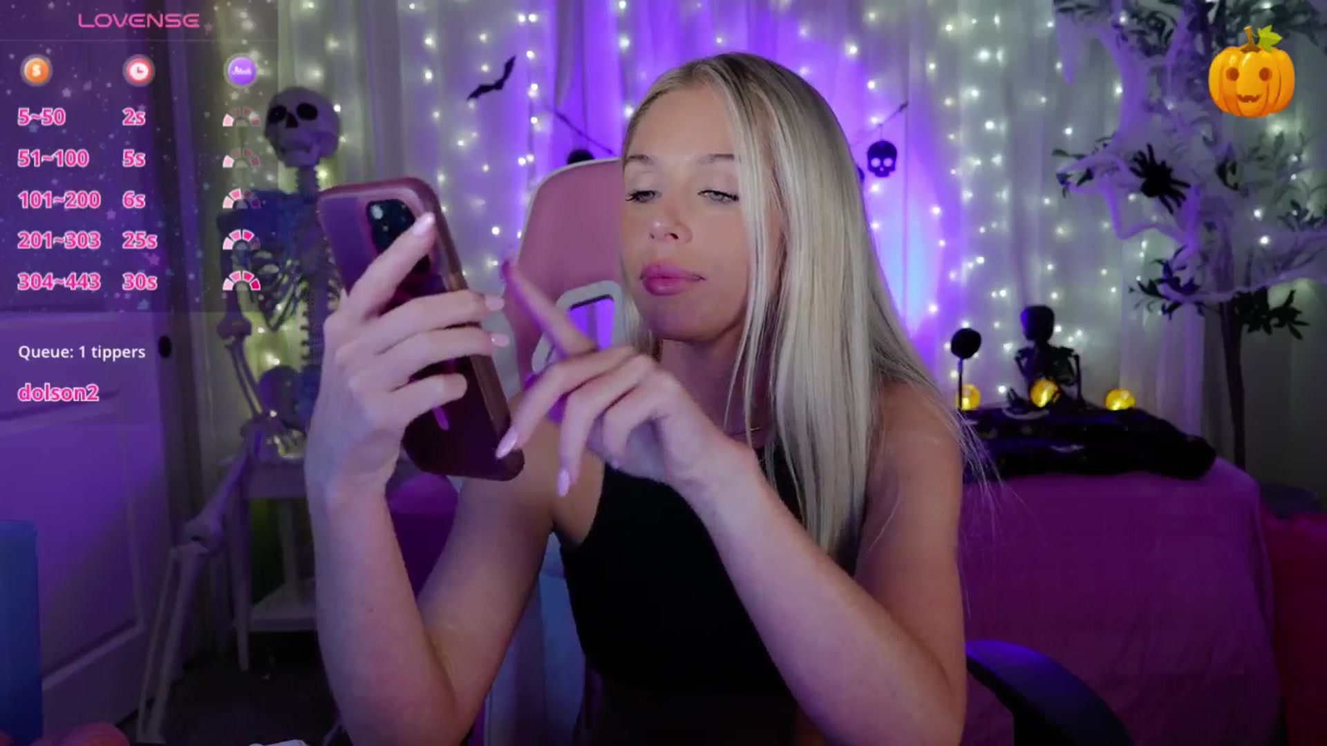 Gallery image thumbnail from Kylie_Baby's myfreecams stream on, 10/08/2024, 24:01 image 6 of 20