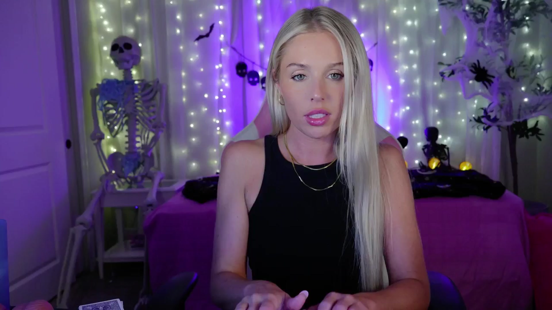 Gallery image thumbnail from Kylie_Baby's myfreecams stream on, 10/08/2024, 24:01 image 1 of 20