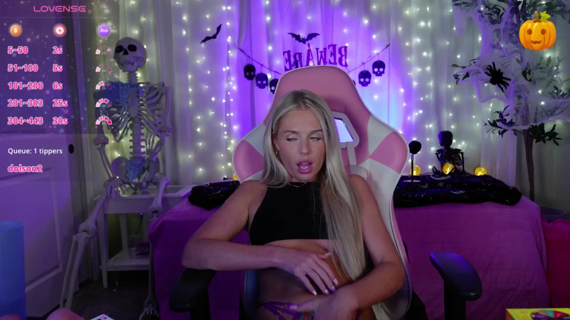 Gallery image thumbnail from Kylie_Baby's myfreecams stream on, 10/08/2024, 24:01 image 9 of 20