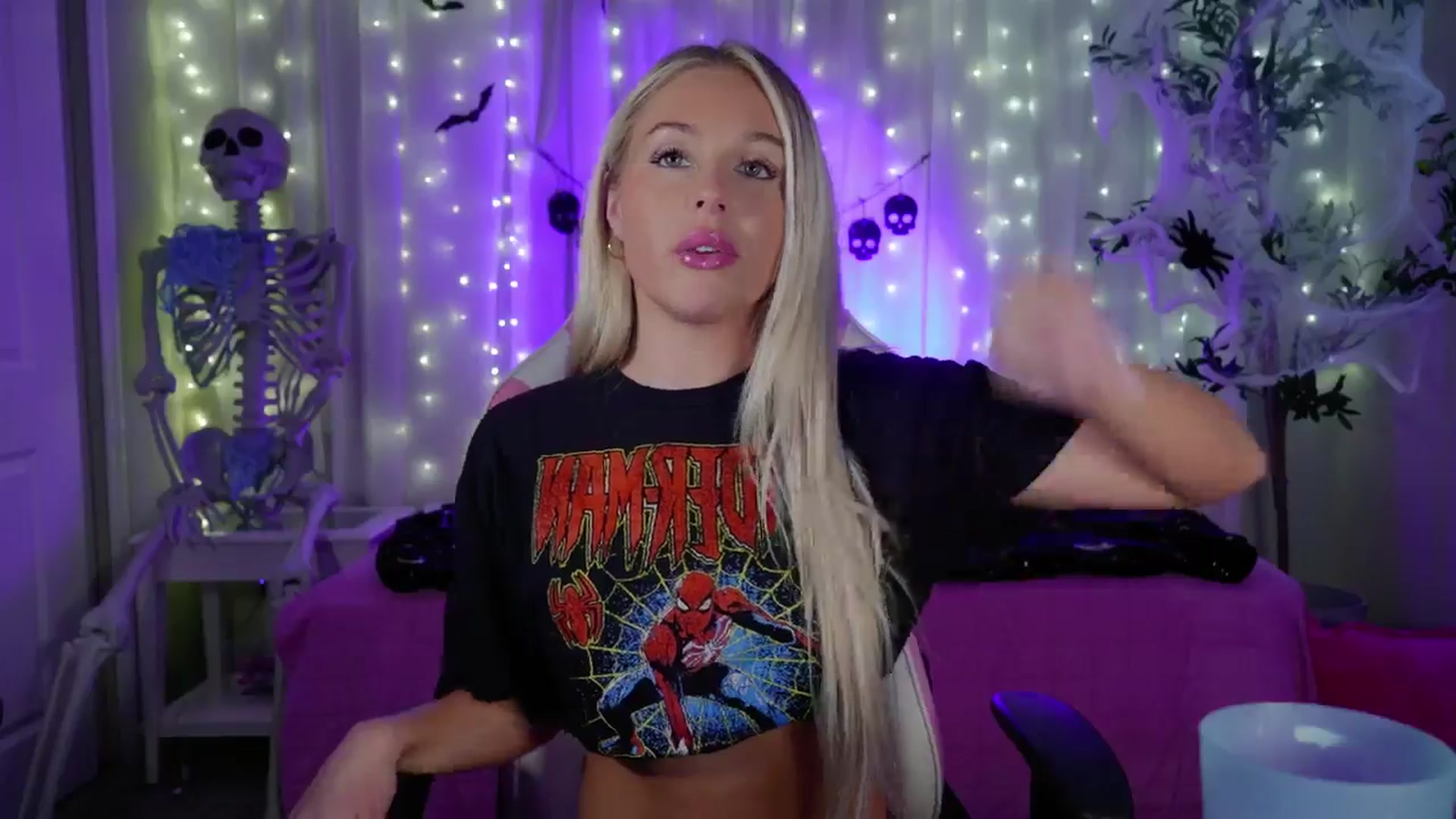 Gallery image thumbnail from Kylie_Baby's myfreecams stream on, 10/13/2024, 16:47 image 6 of 20