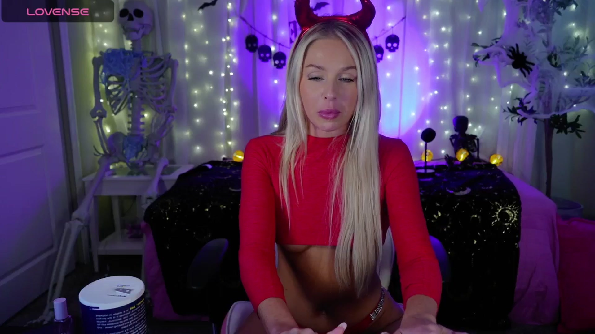 Gallery image thumbnail from Kylie_Baby's myfreecams stream on, 10/13/2024, 19:21 image 9 of 20