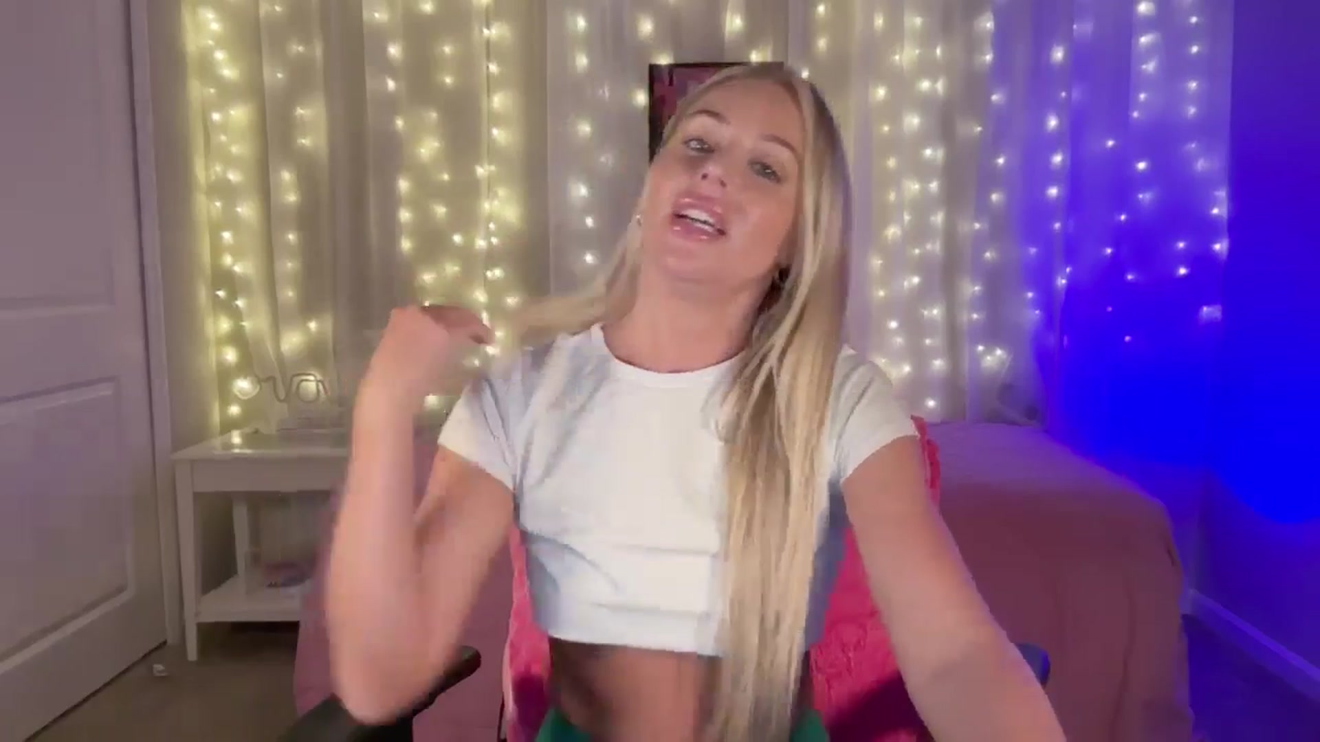 Gallery image thumbnail from Kylie_Baby's myfreecams stream on, 11/03/2024, 02:48 image 5 of 20