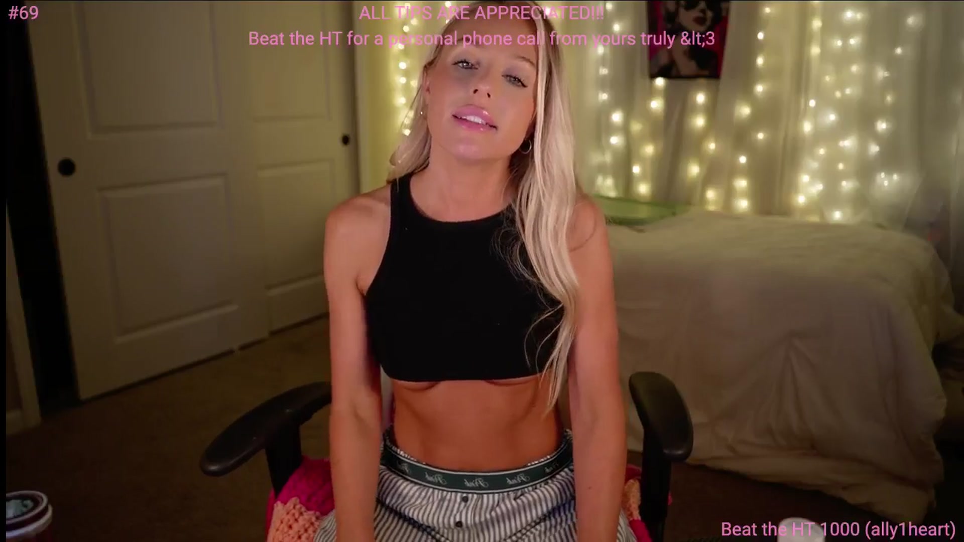 Gallery image thumbnail from Kylie_Baby's myfreecams stream on, 11/22/2024, 17:04 image 4 of 20