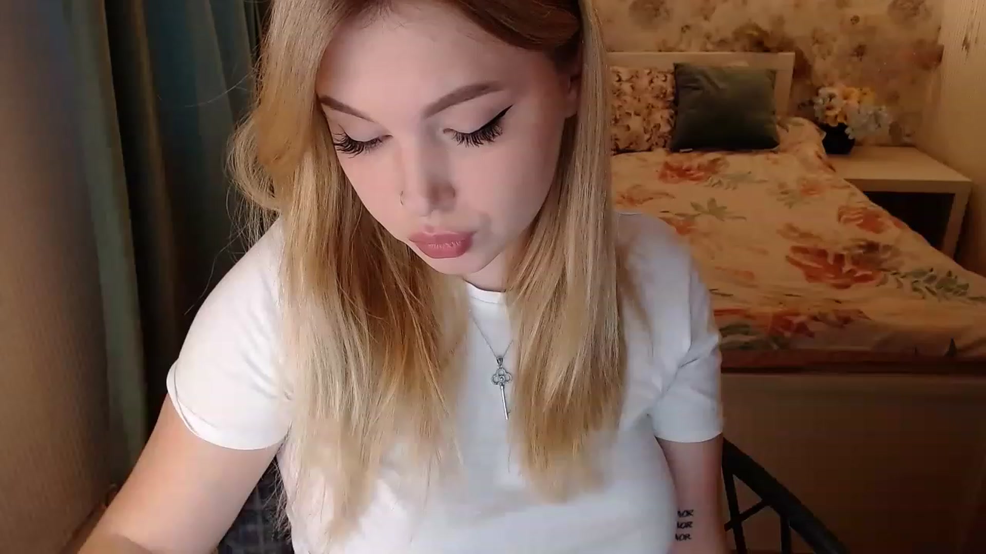 Gallery image thumbnail from Kylie_Lu's myfreecams stream on, 11/19/2022, 13:56 image 9 of 20