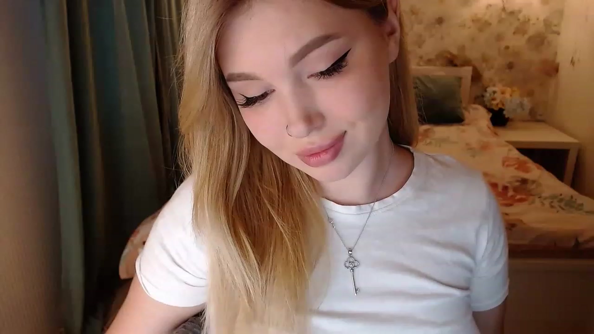 Gallery image thumbnail from Kylie_Lu's myfreecams stream on, 11/19/2022, 13:56 image 14 of 20