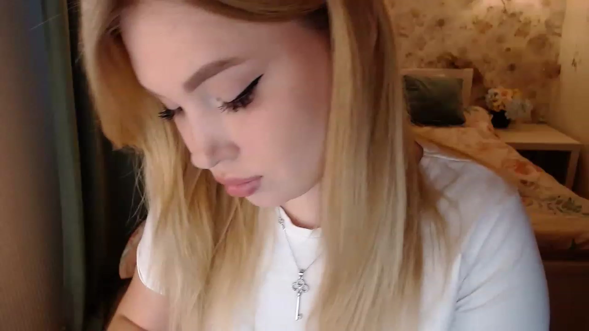 Gallery image thumbnail from Kylie_Lu's myfreecams stream on, 11/19/2022, 13:56 image 7 of 20