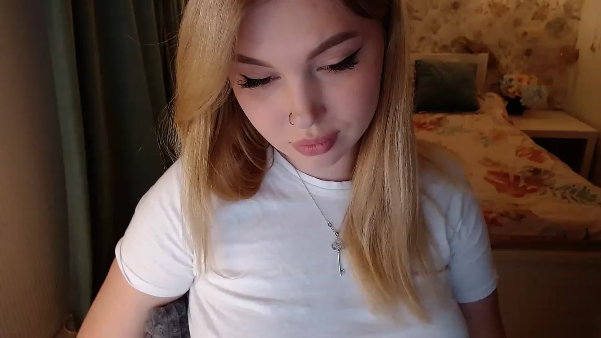 Gallery image thumbnail from Kylie_Lu's myfreecams stream on, 11/19/2022, 13:56 image 18 of 20
