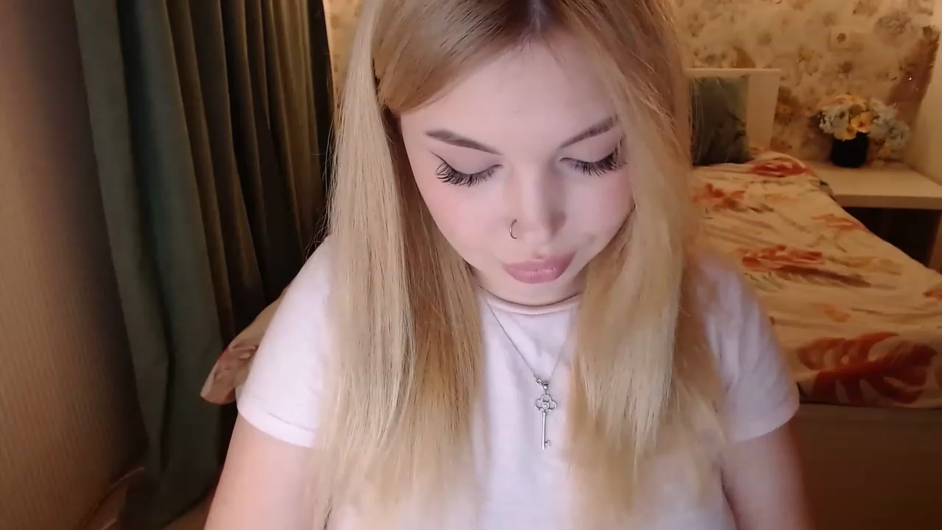 Gallery image thumbnail from Kylie_Lu's myfreecams stream on, 11/25/2022, 22:32 image 5 of 20