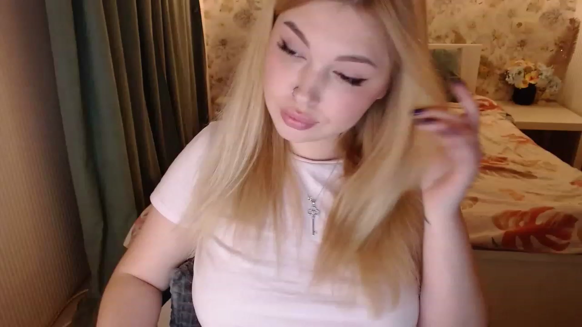 Gallery image thumbnail from Kylie_Lu's myfreecams stream on, 11/25/2022, 22:32 image 2 of 20