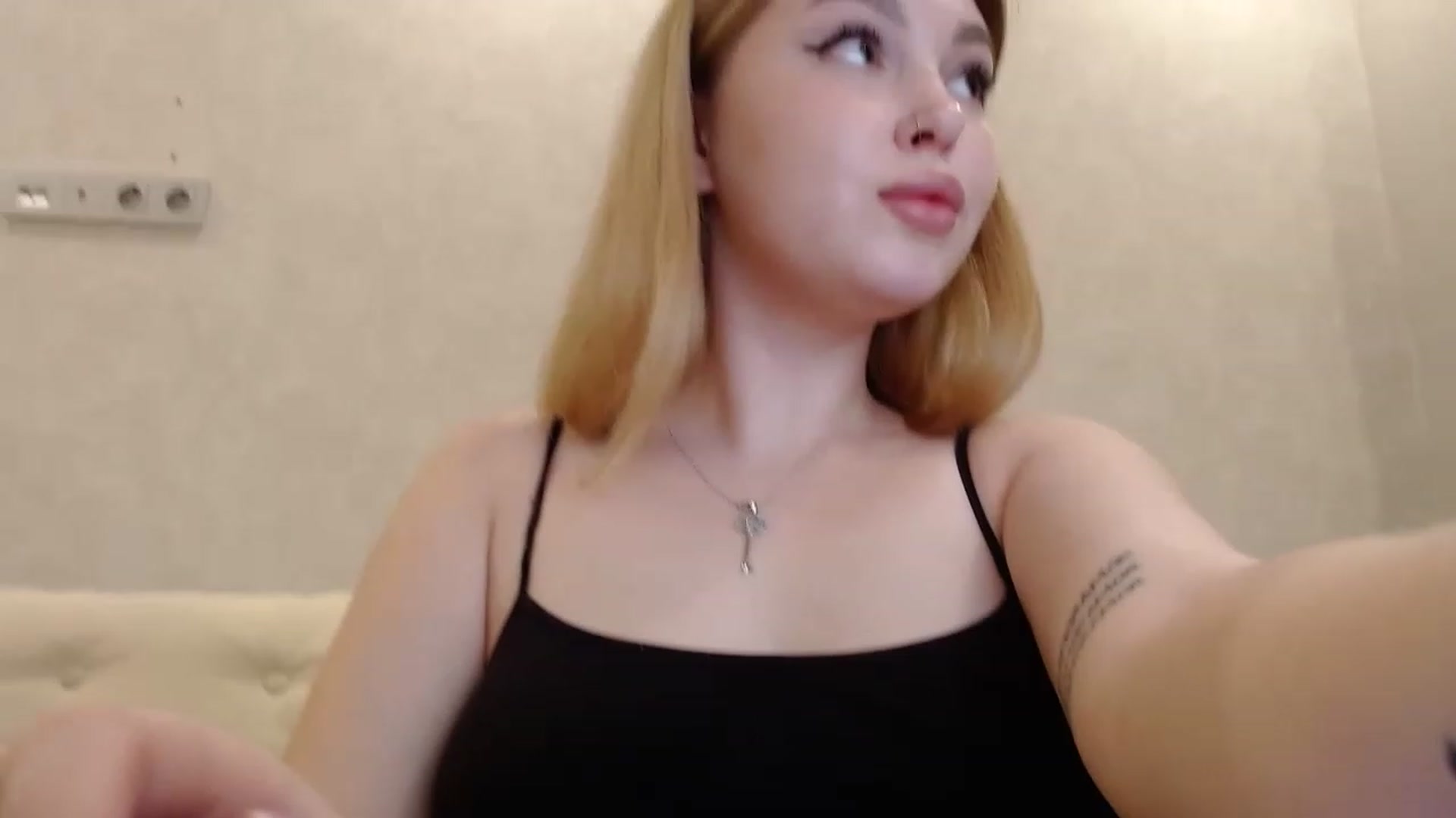 Gallery image thumbnail from Kylie_Lu's myfreecams stream on, 04/09/2023, 21:21 image 13 of 20