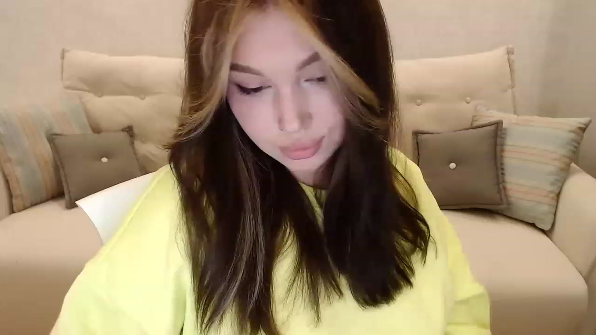 Gallery image thumbnail from Kylie_Lu's myfreecams stream on, 05/19/2023, 22:28 image 6 of 20