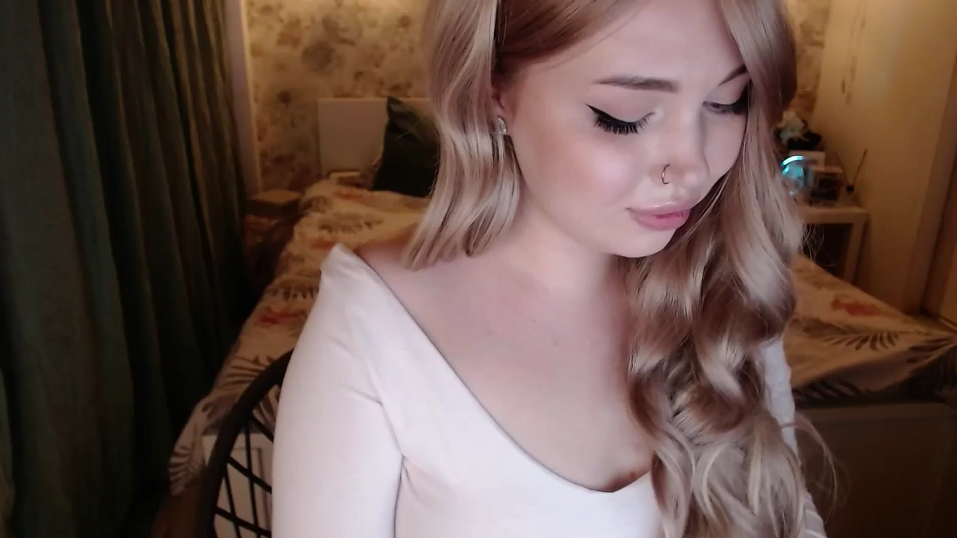 Gallery image thumbnail from Kylie_Lu's myfreecams stream on, 05/31/2024, 17:35 image 18 of 20