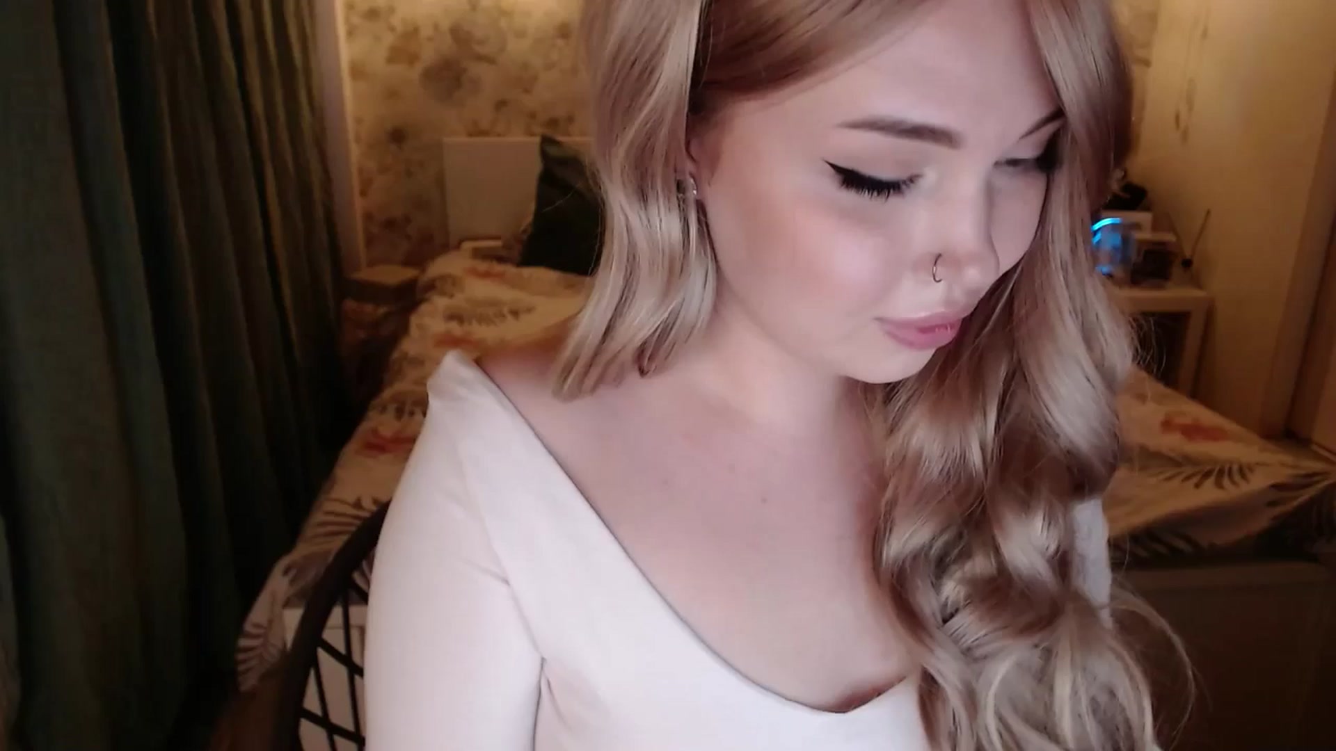 Gallery image thumbnail from Kylie_Lu's myfreecams stream on, 05/31/2024, 17:35 image 19 of 20