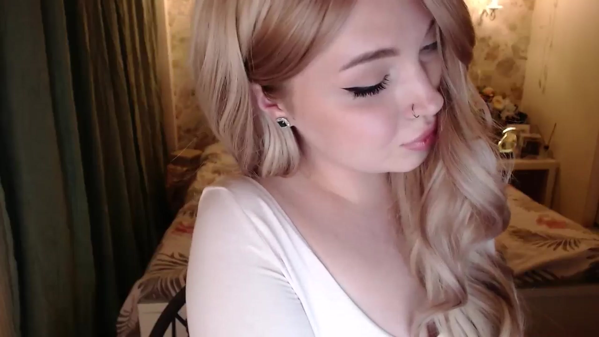 Gallery image thumbnail from Kylie_Lu's myfreecams stream on, 05/31/2024, 18:44 image 8 of 20