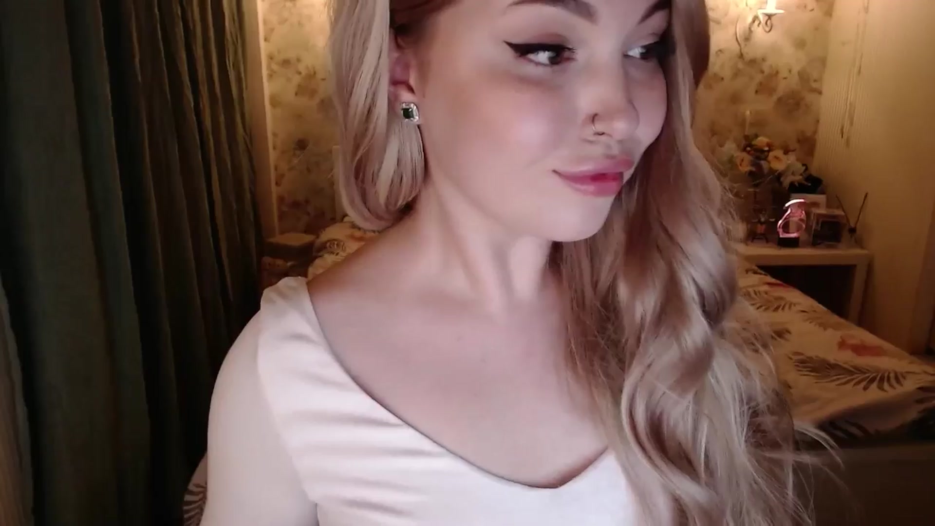Gallery image thumbnail from Kylie_Lu's myfreecams stream on, 05/31/2024, 18:44 image 19 of 20