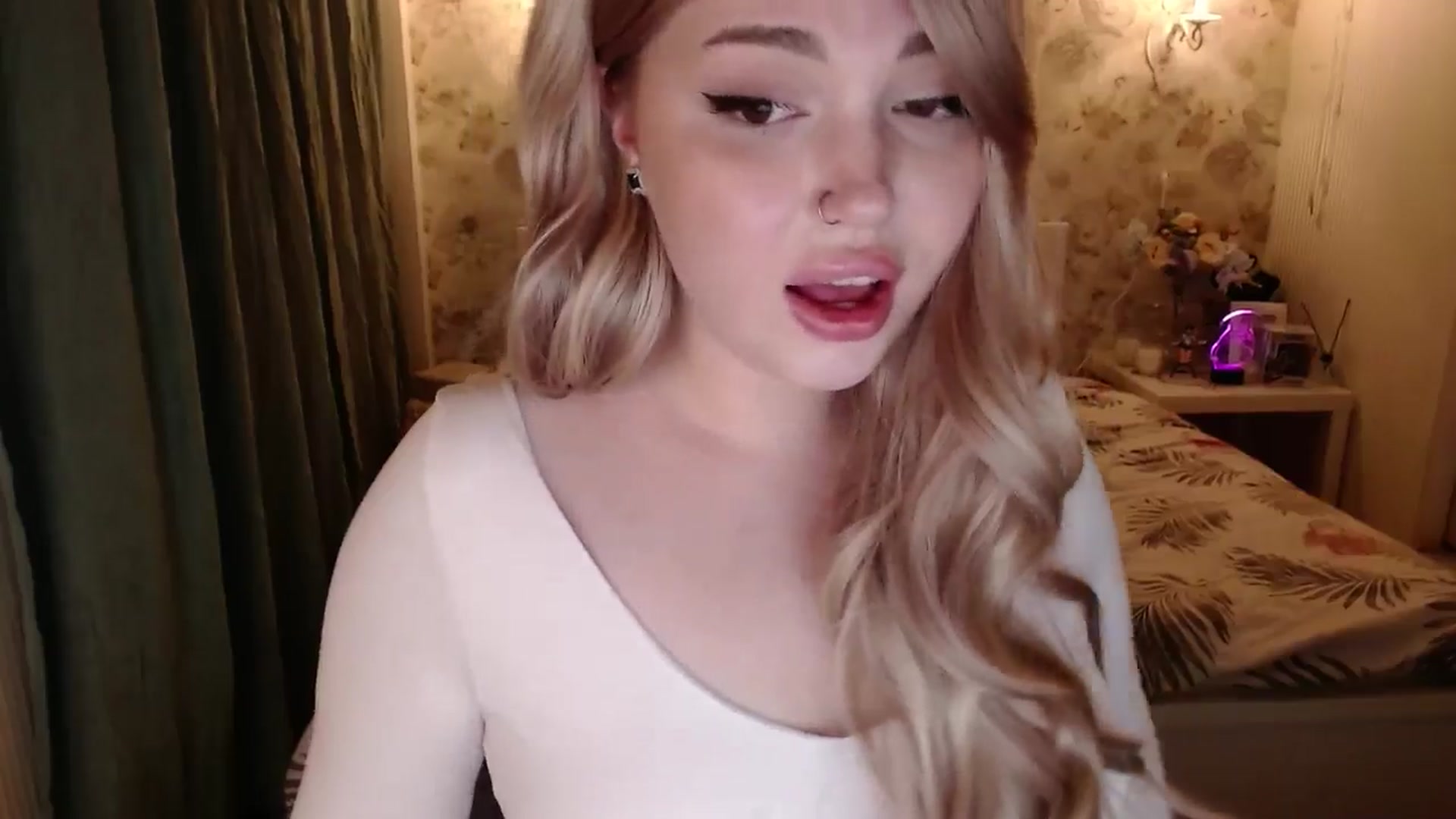 Gallery image thumbnail from Kylie_Lu's myfreecams stream on, 05/31/2024, 18:44 image 13 of 20