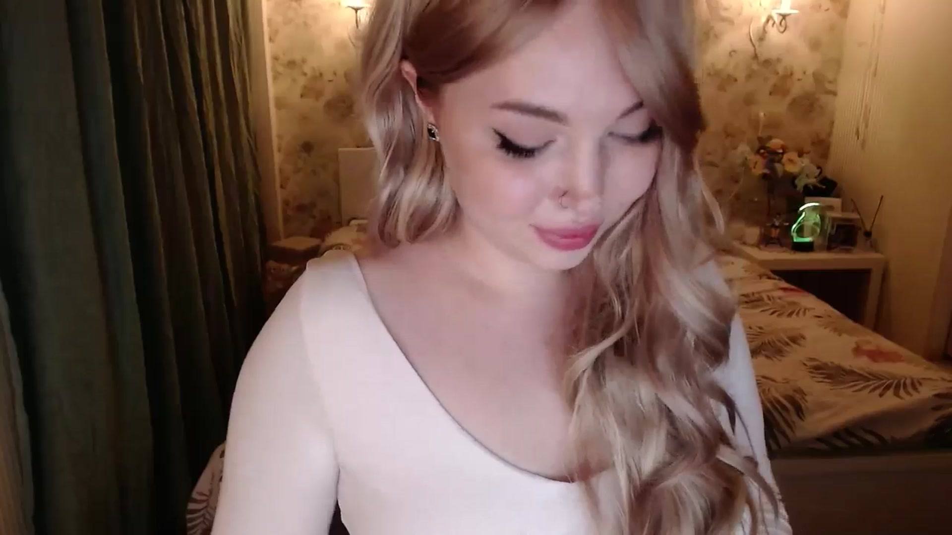 Gallery image thumbnail from Kylie_Lu's myfreecams stream on, 05/31/2024, 18:44 image 10 of 20