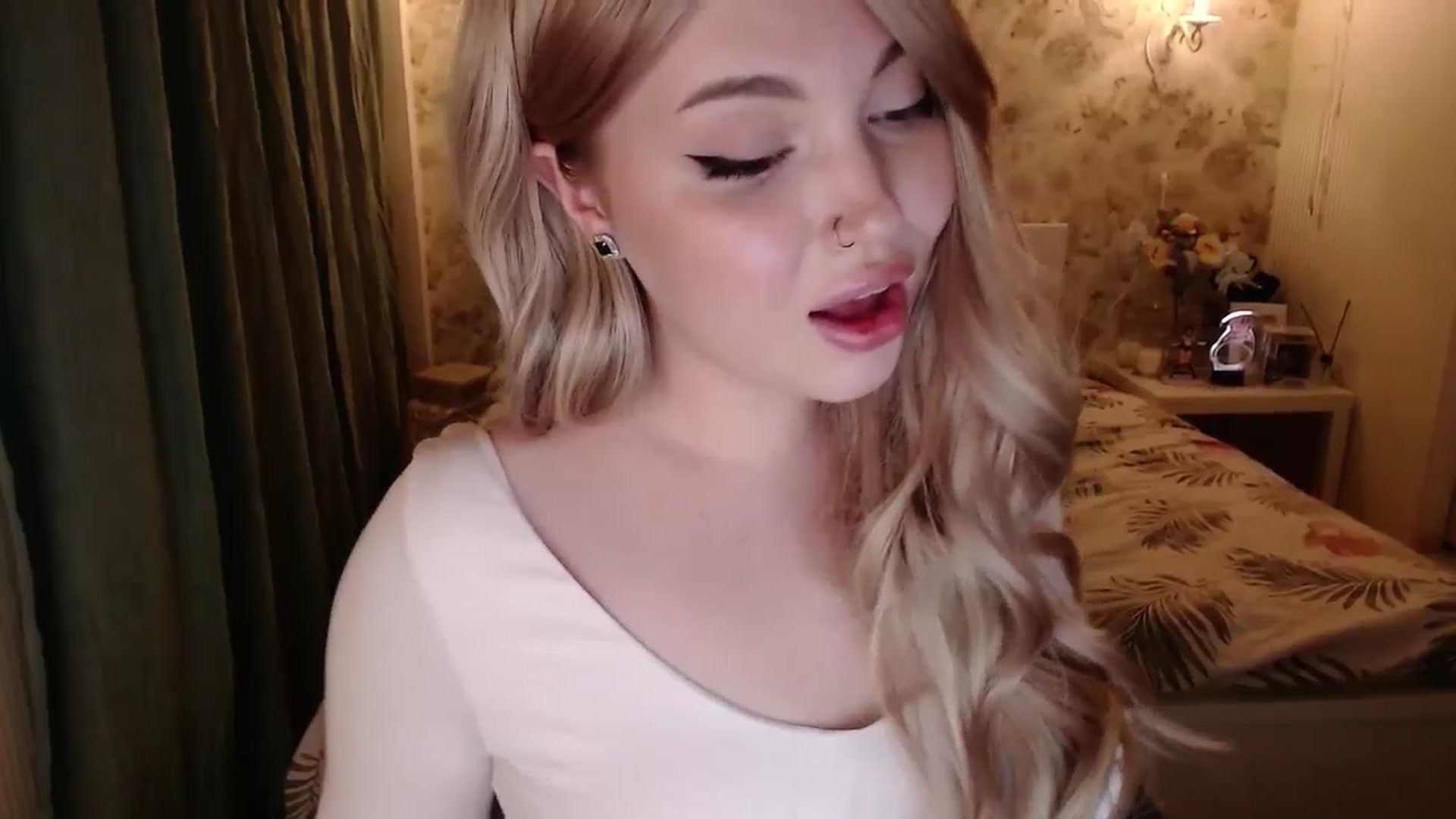 Gallery image thumbnail from Kylie_Lu's myfreecams stream on, 05/31/2024, 18:44 image 11 of 20