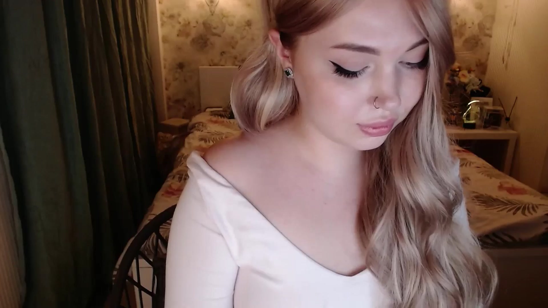 Gallery image thumbnail from Kylie_Lu's myfreecams stream on, 05/31/2024, 21:37 image 17 of 20