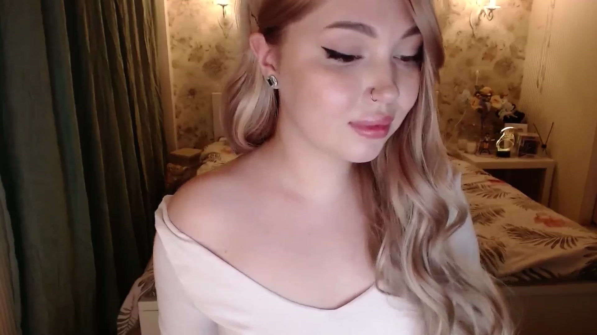 Gallery image thumbnail from Kylie_Lu's myfreecams stream on, 05/31/2024, 21:37 image 13 of 20