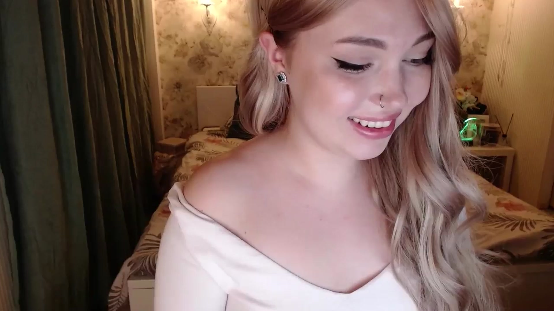 Gallery image thumbnail from Kylie_Lu's myfreecams stream on, 05/31/2024, 21:37 image 8 of 20