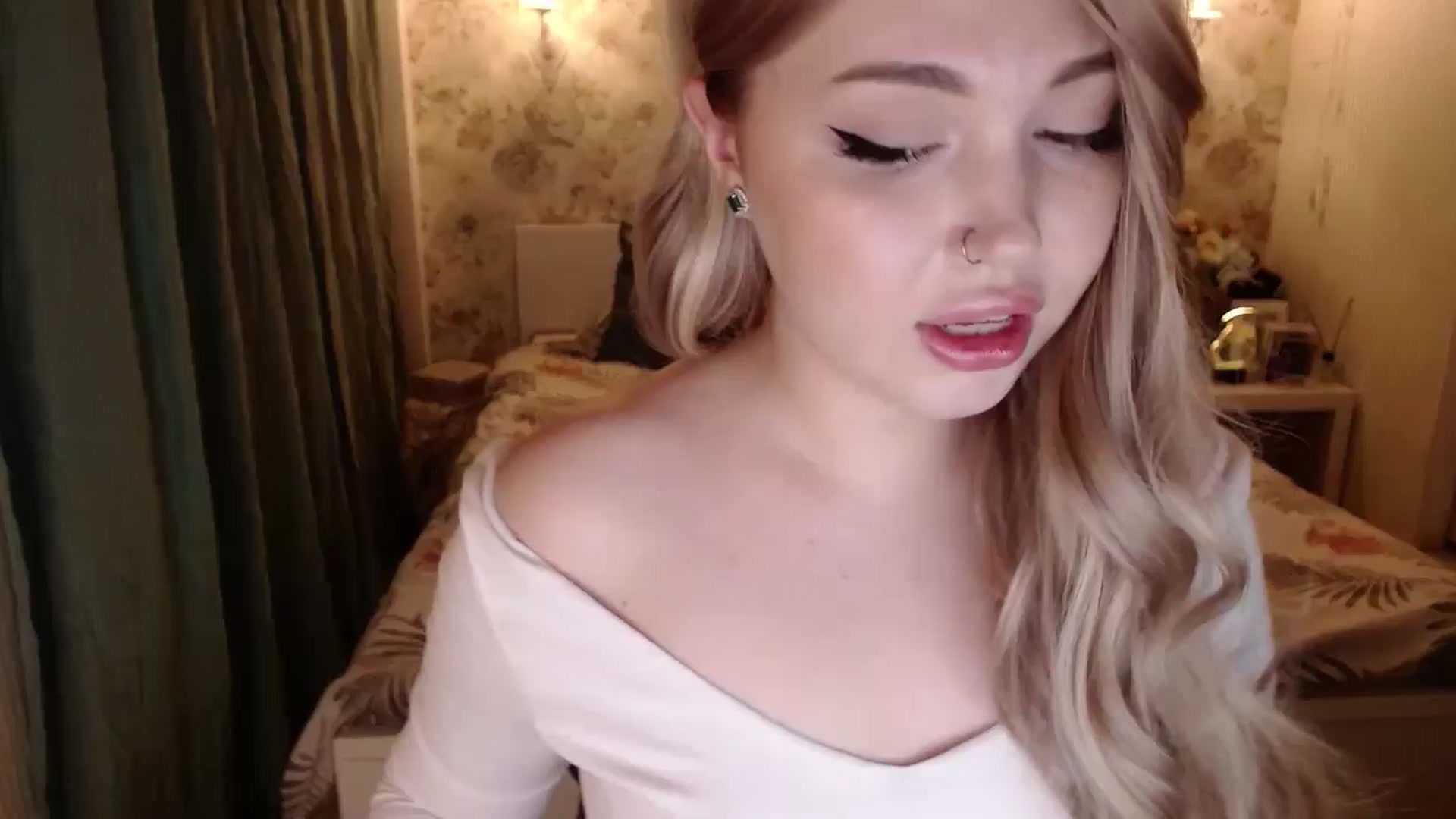 Gallery image thumbnail from Kylie_Lu's myfreecams stream on, 05/31/2024, 21:37 image 10 of 20