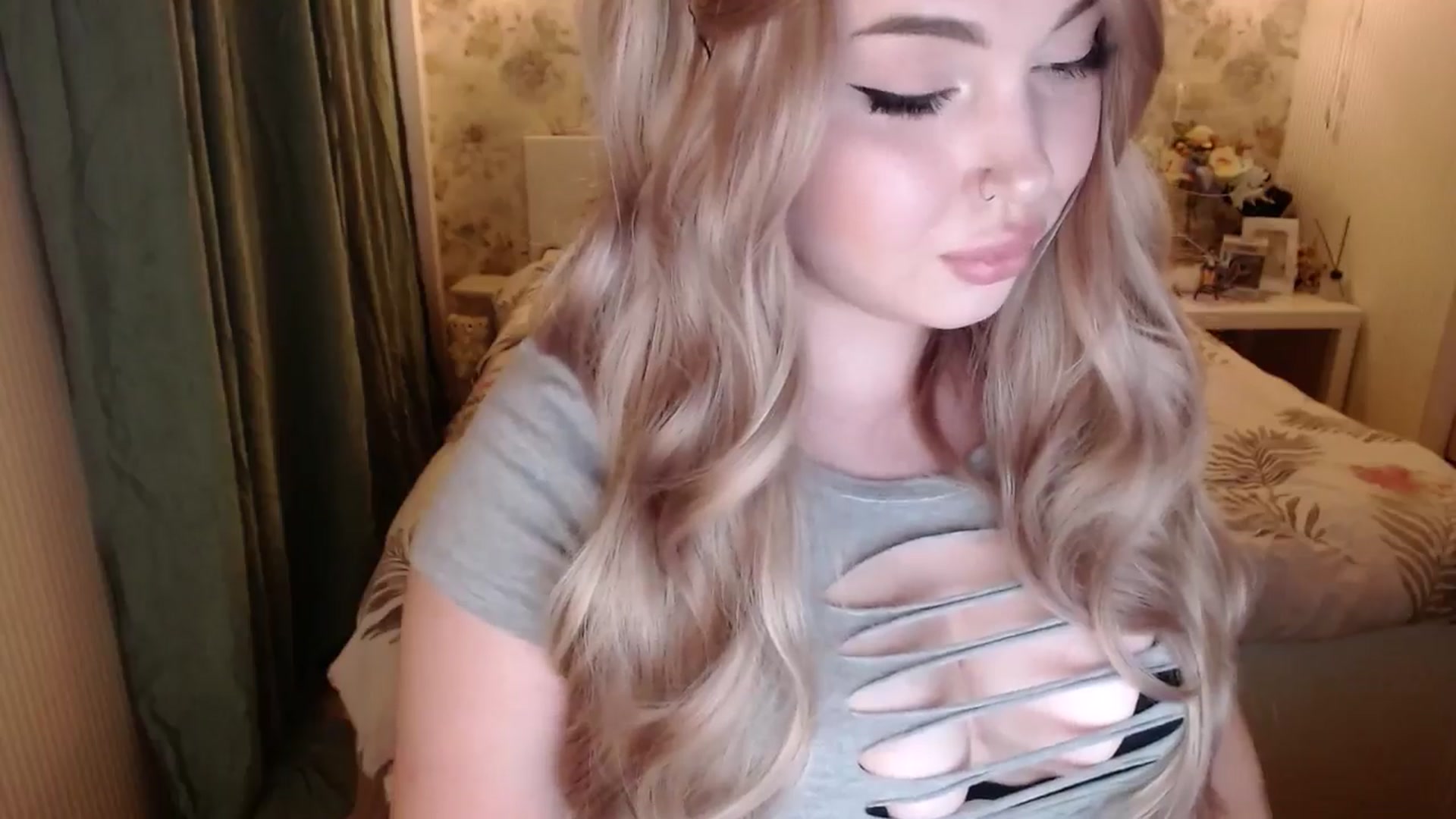 Gallery image thumbnail from Kylie_Lu's myfreecams stream on, 06/06/2024, 18:20 image 3 of 20