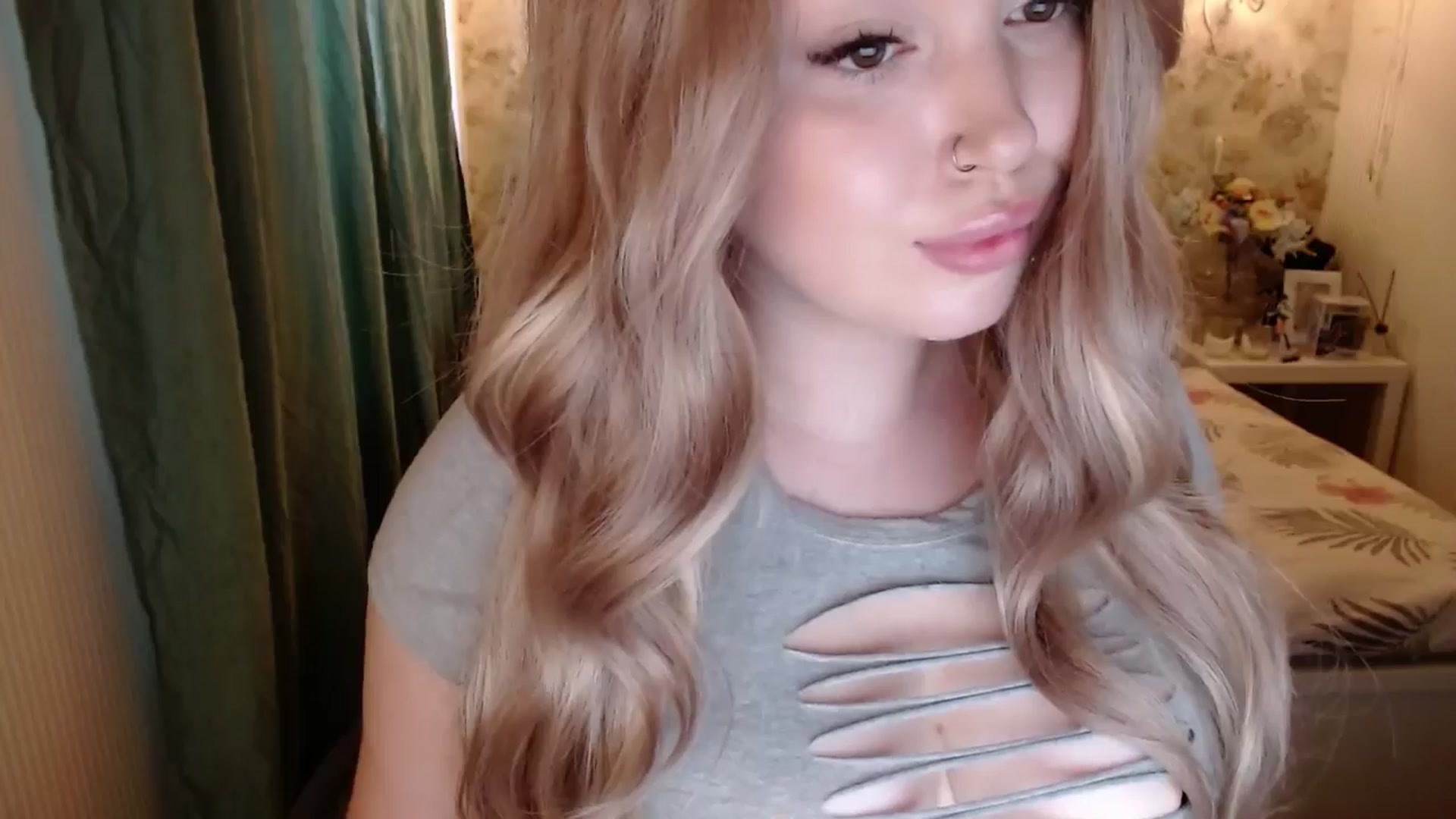 Gallery image thumbnail from Kylie_Lu's myfreecams stream on, 06/08/2024, 11:43 image 3 of 20