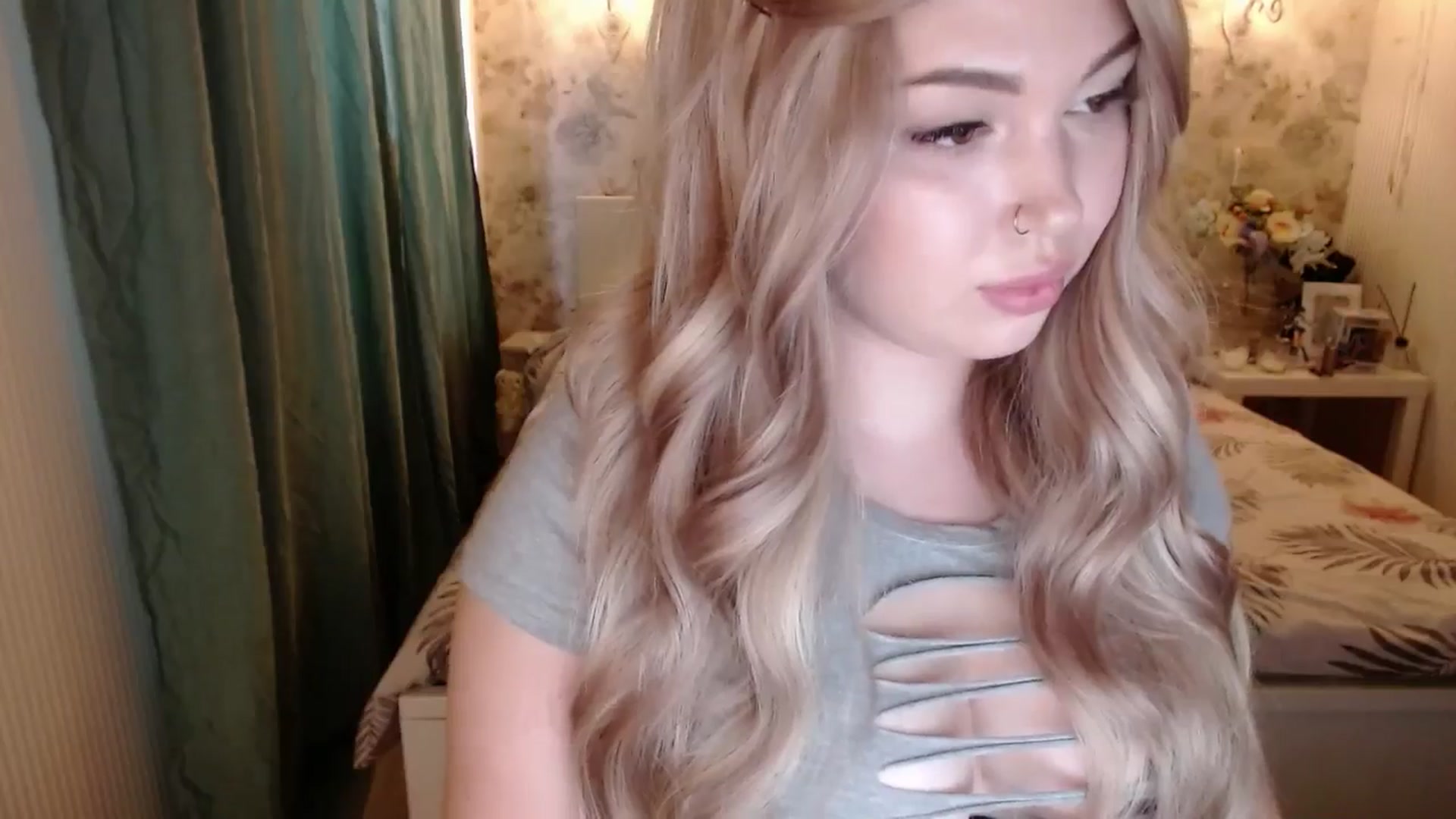 Gallery image thumbnail from Kylie_Lu's myfreecams stream on, 06/08/2024, 13:05 image 19 of 20