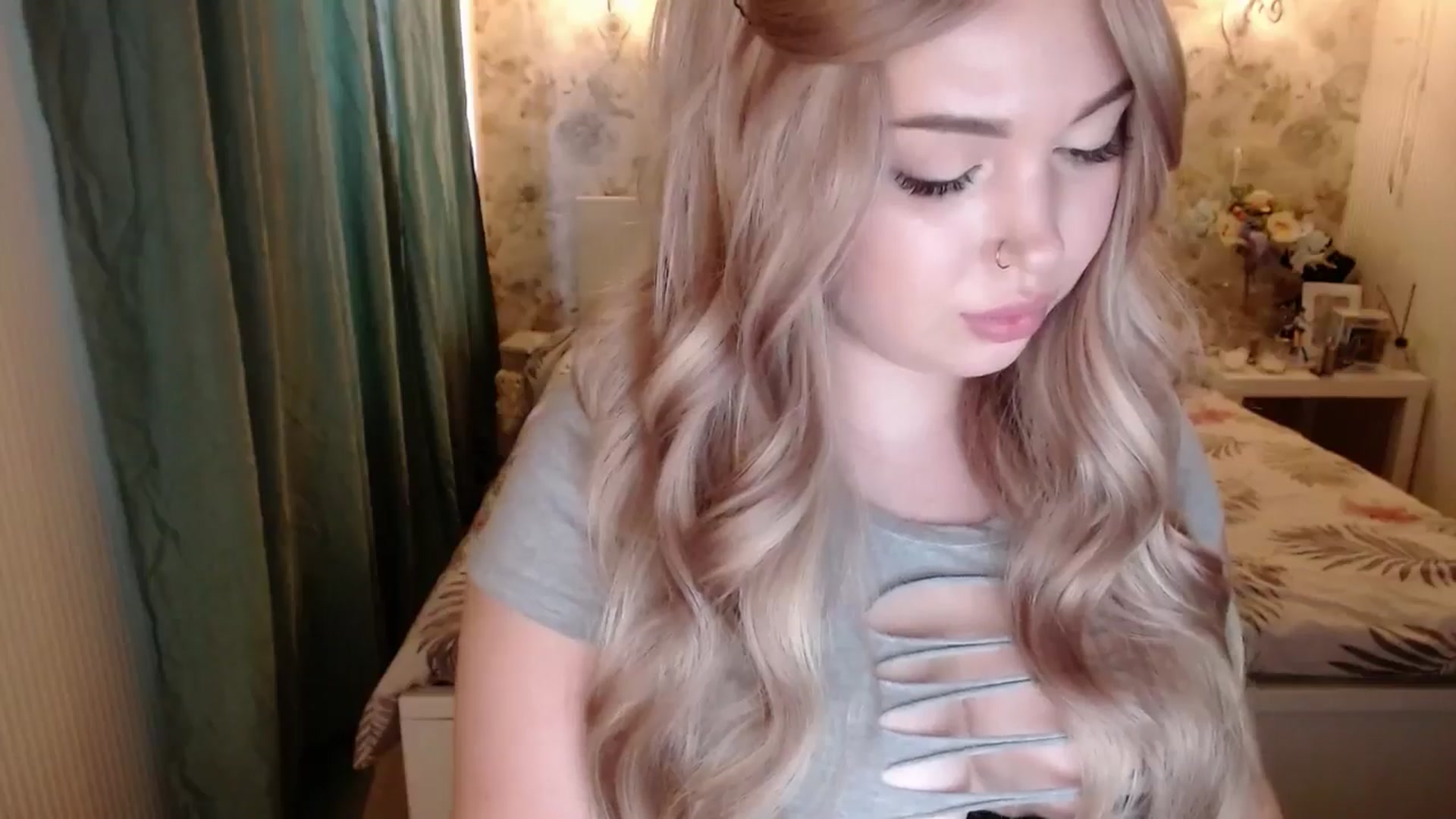 Gallery image thumbnail from Kylie_Lu's myfreecams stream on, 06/08/2024, 13:05 image 18 of 20