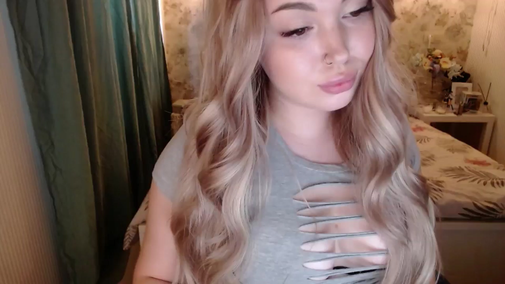 Gallery image thumbnail from Kylie_Lu's myfreecams stream on, 06/08/2024, 13:05 image 1 of 20