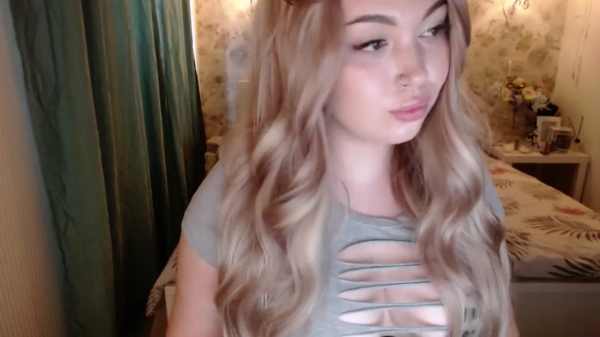 Gallery image thumbnail from Kylie_Lu's myfreecams stream on, 06/08/2024, 13:25 image 14 of 20
