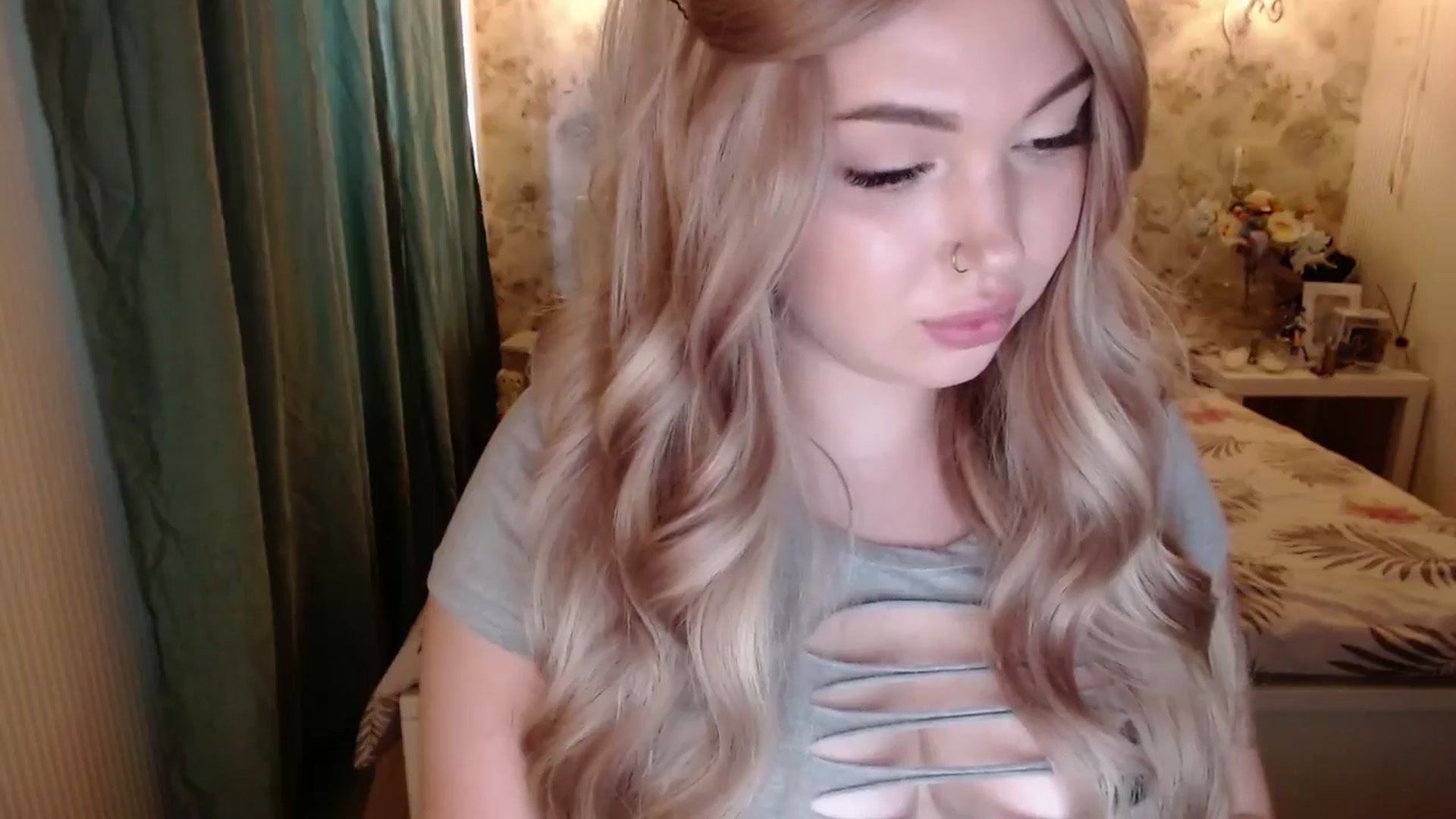 Gallery image thumbnail from Kylie_Lu's myfreecams stream on, 06/08/2024, 13:25 image 13 of 20