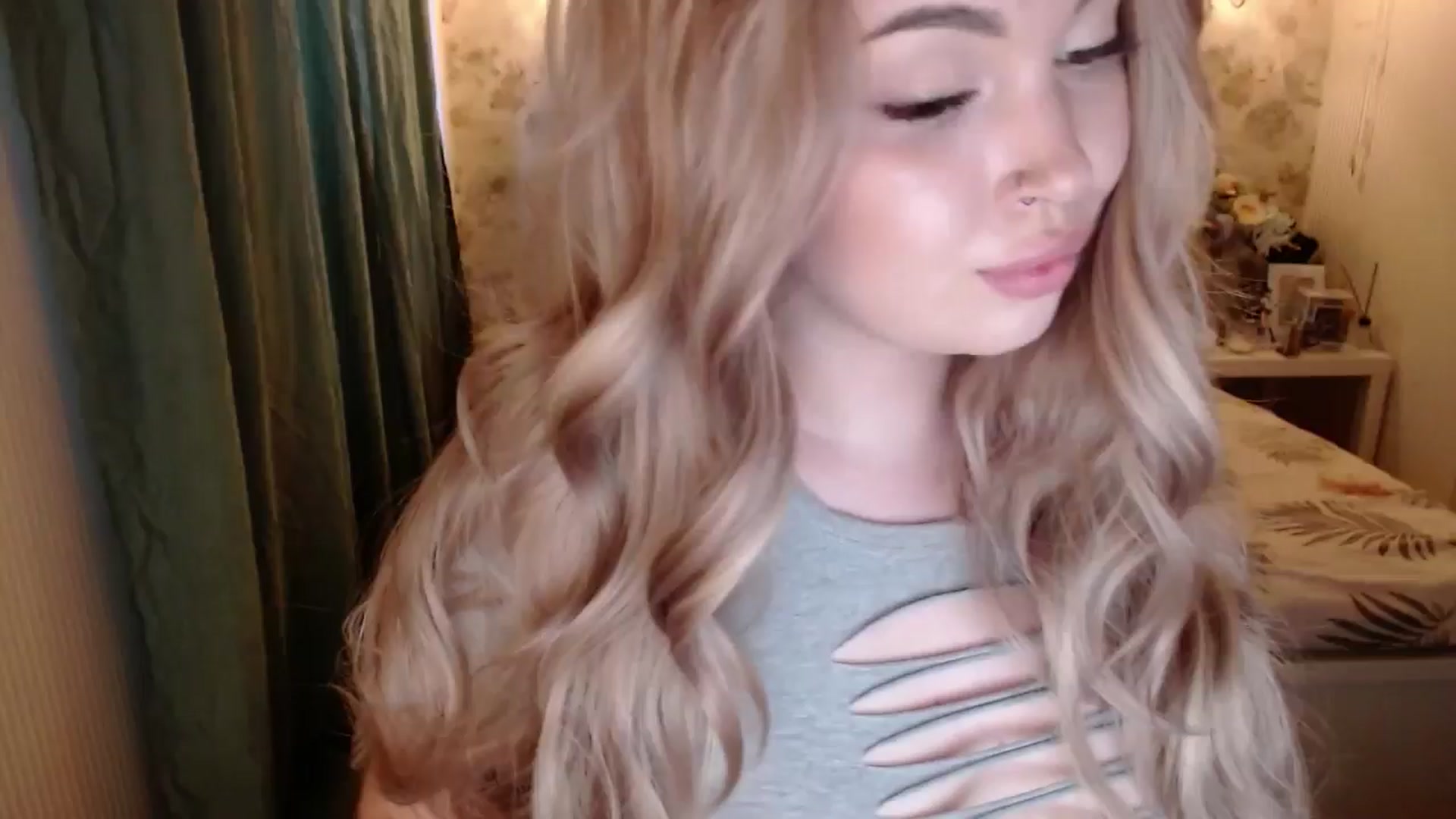 Gallery image thumbnail from Kylie_Lu's myfreecams stream on, 06/08/2024, 14:12 image 1 of 20