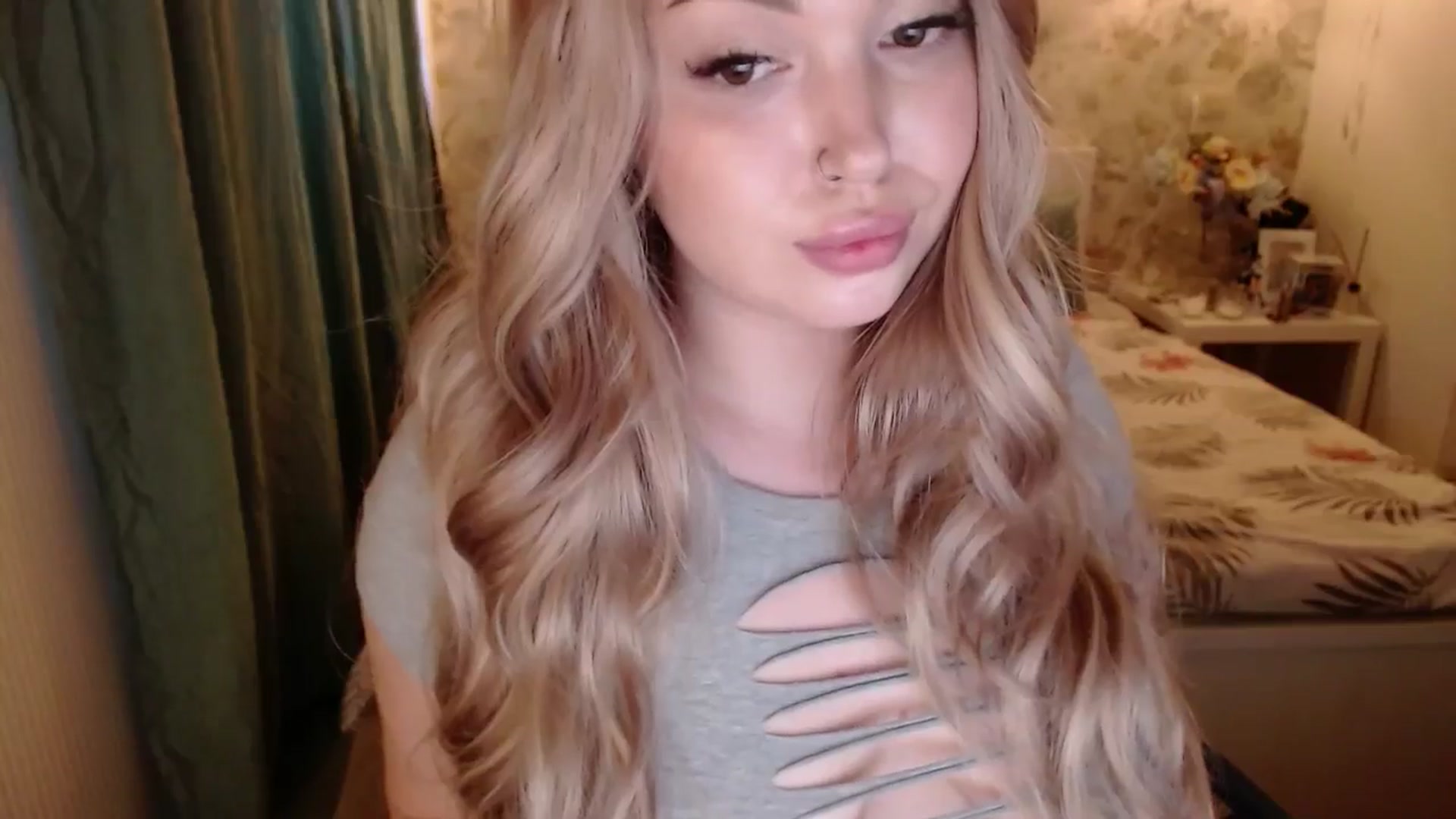 Gallery image thumbnail from Kylie_Lu's myfreecams stream on, 06/08/2024, 14:12 image 15 of 20