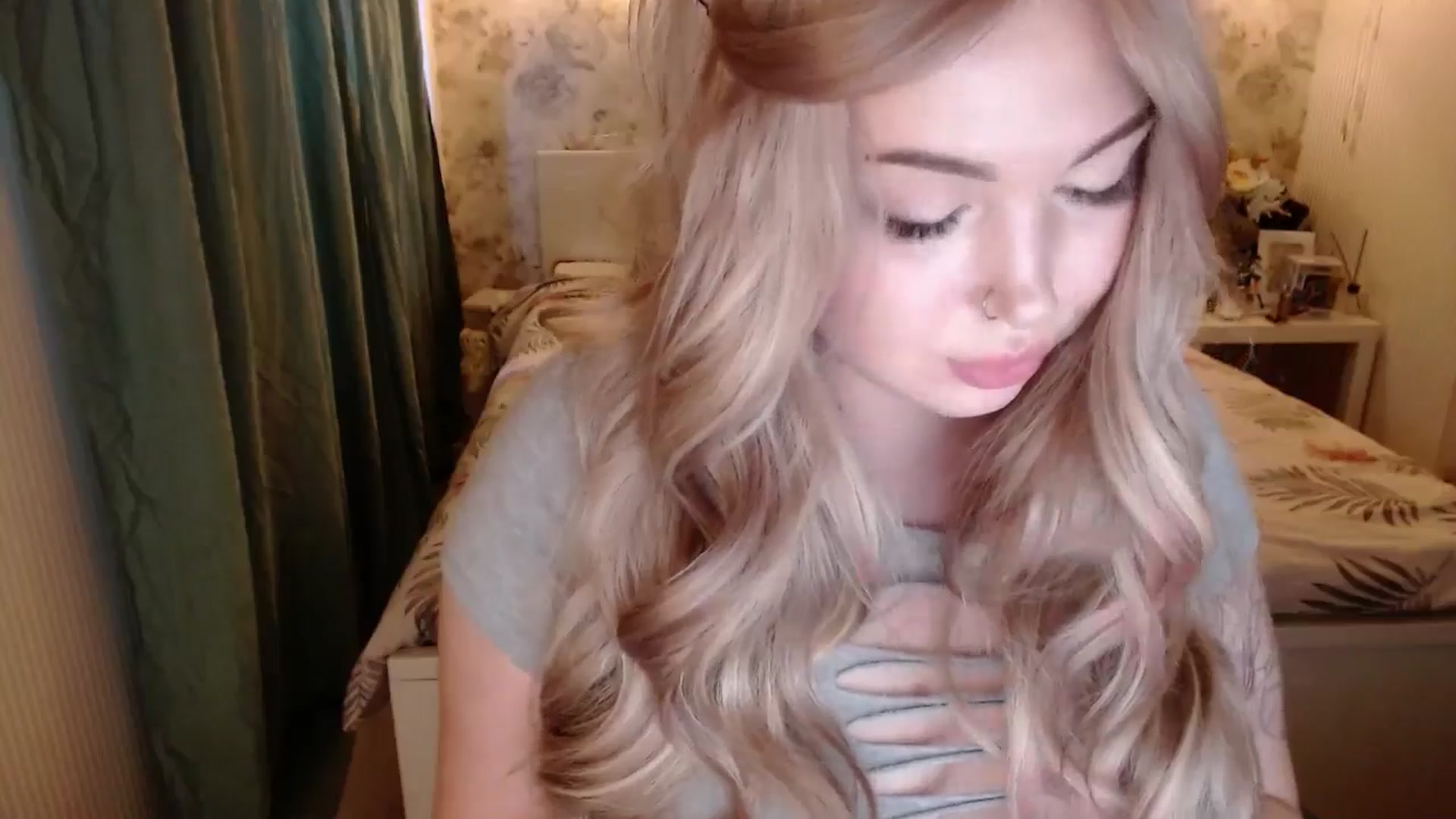 Gallery image thumbnail from Kylie_Lu's myfreecams stream on, 06/08/2024, 14:12 image 16 of 20