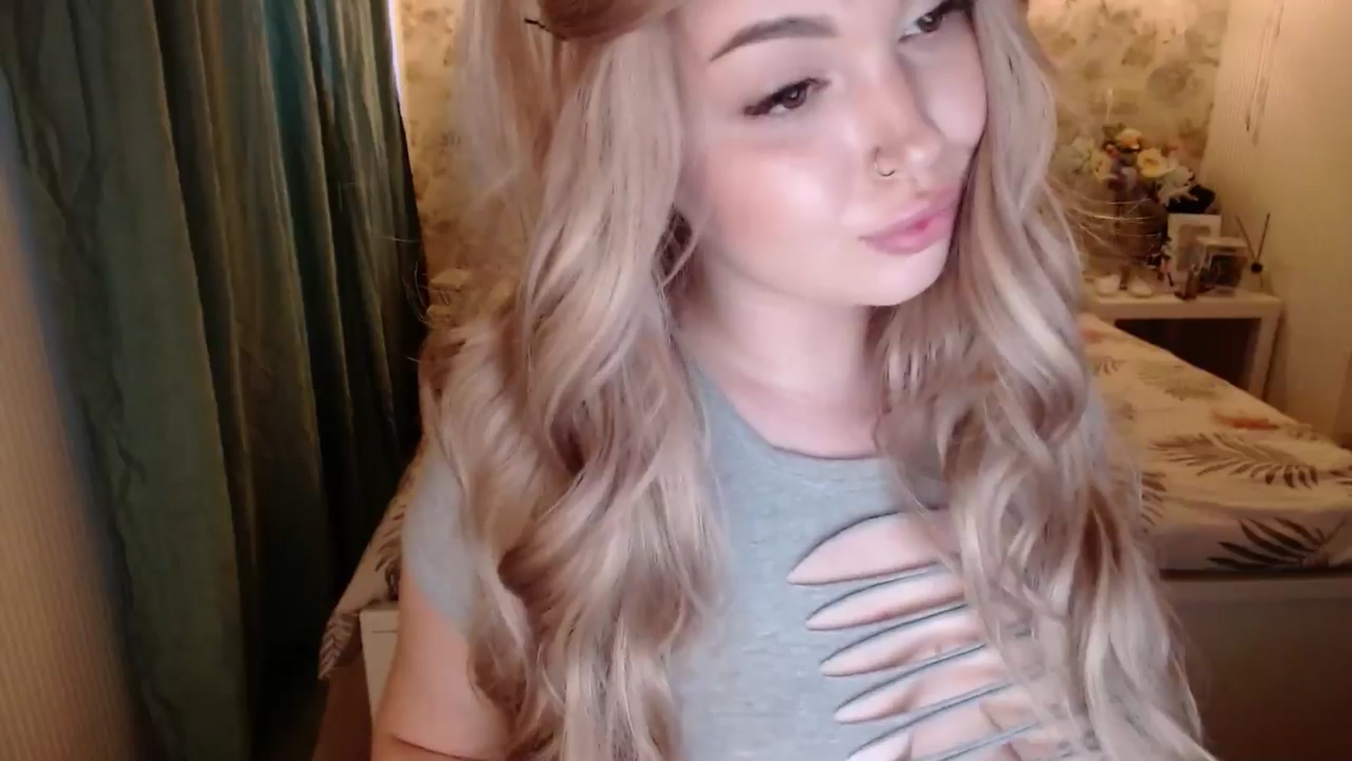 Gallery image thumbnail from Kylie_Lu's myfreecams stream on, 06/08/2024, 14:12 image 9 of 20