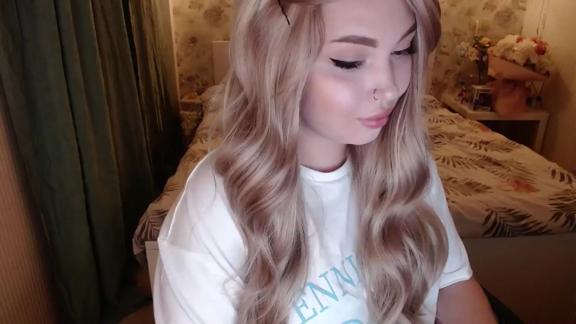 Gallery image thumbnail from Kylie_Lu's myfreecams stream on, 06/20/2024, 24:08 image 13 of 20